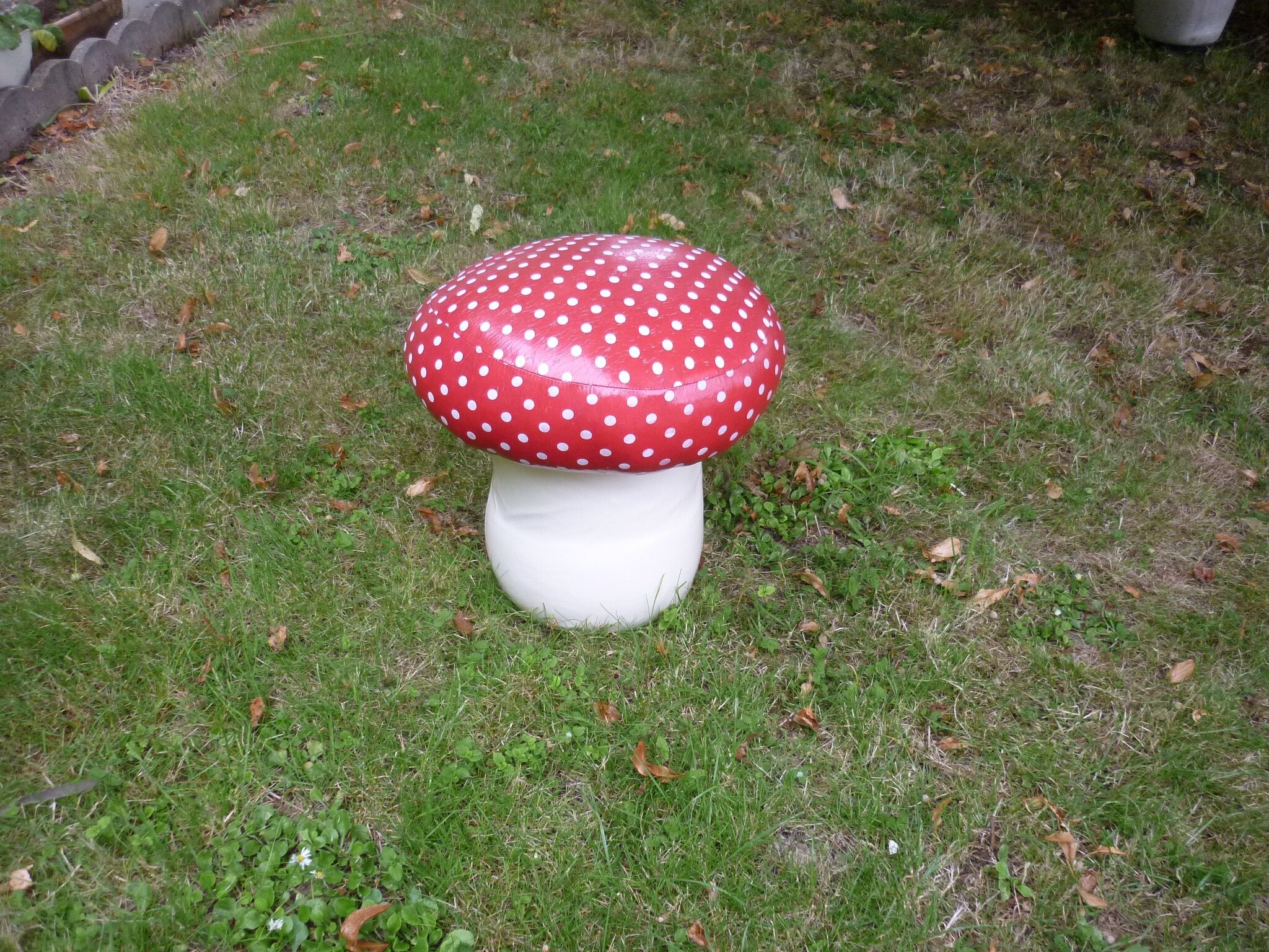 Tabouret pouf champignon pour enfant