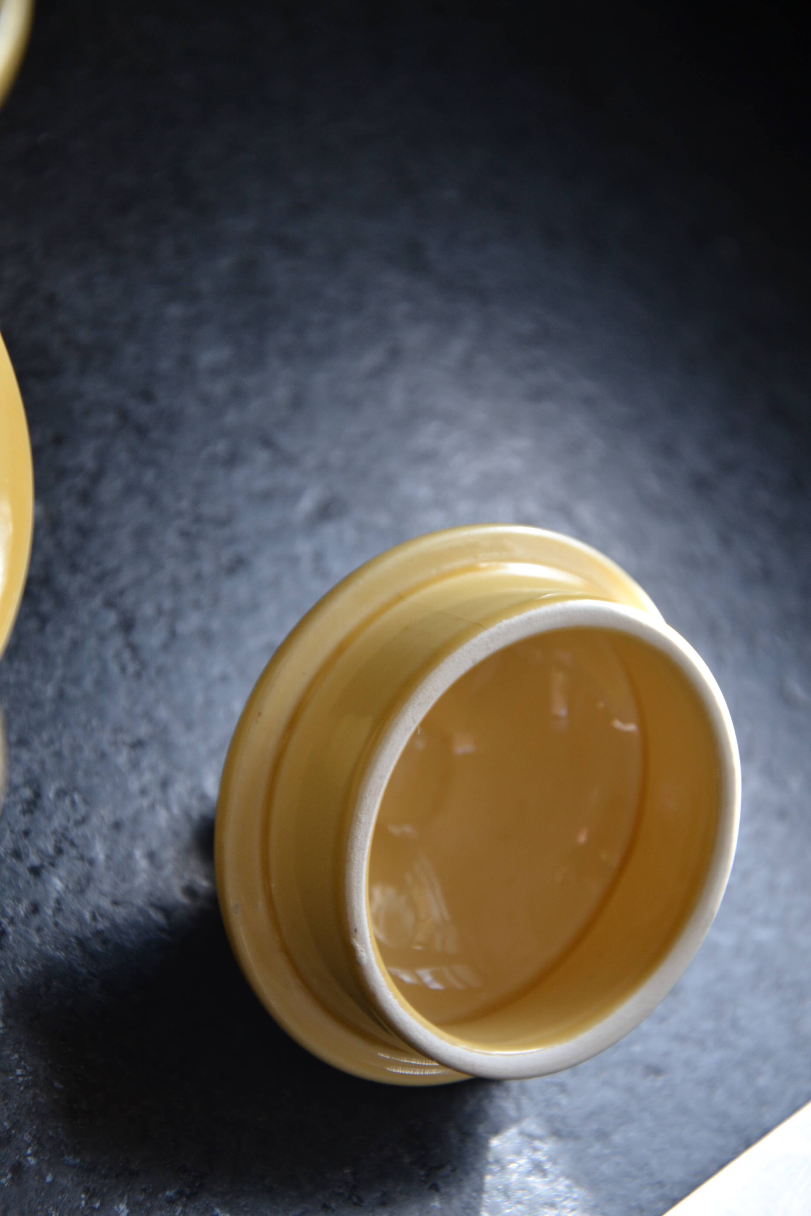 Vintage straw yellow Gien coffee maker, "Djerba" model