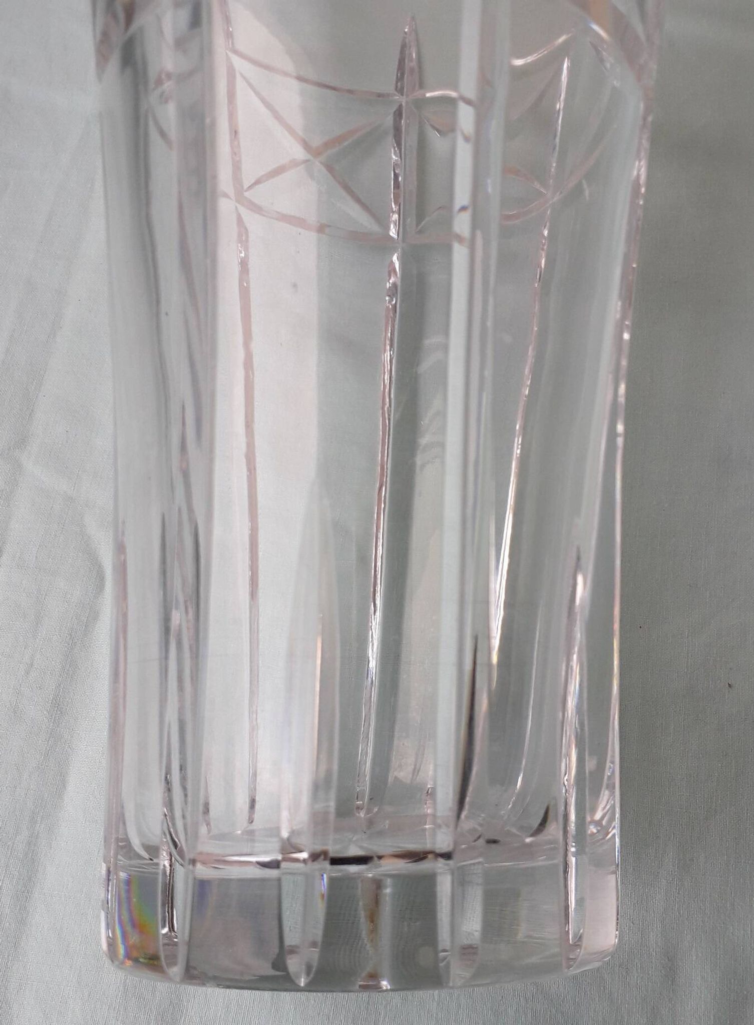 Vase en cristal taillé