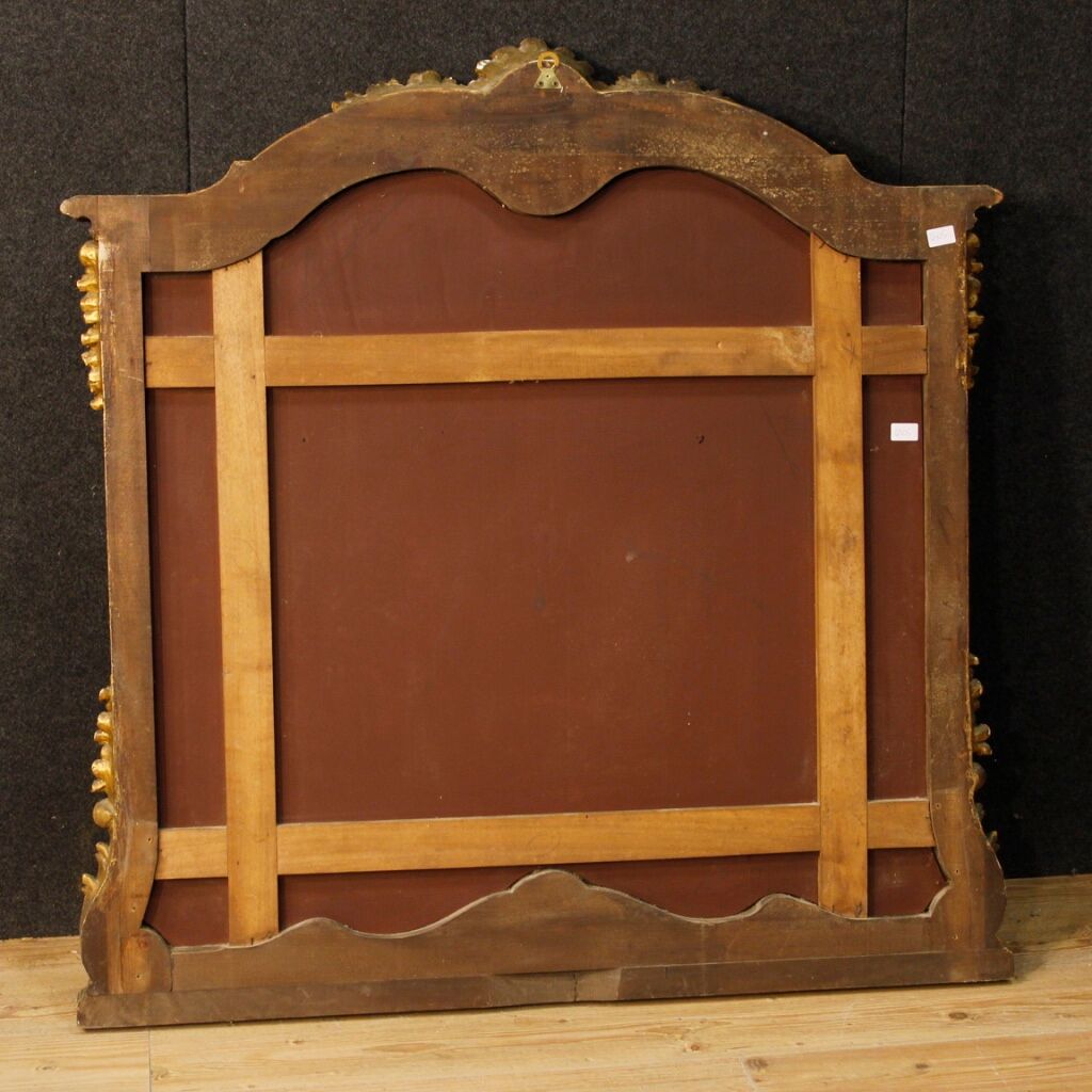Italian gilded mirror made of wood and plaster 119x117cm