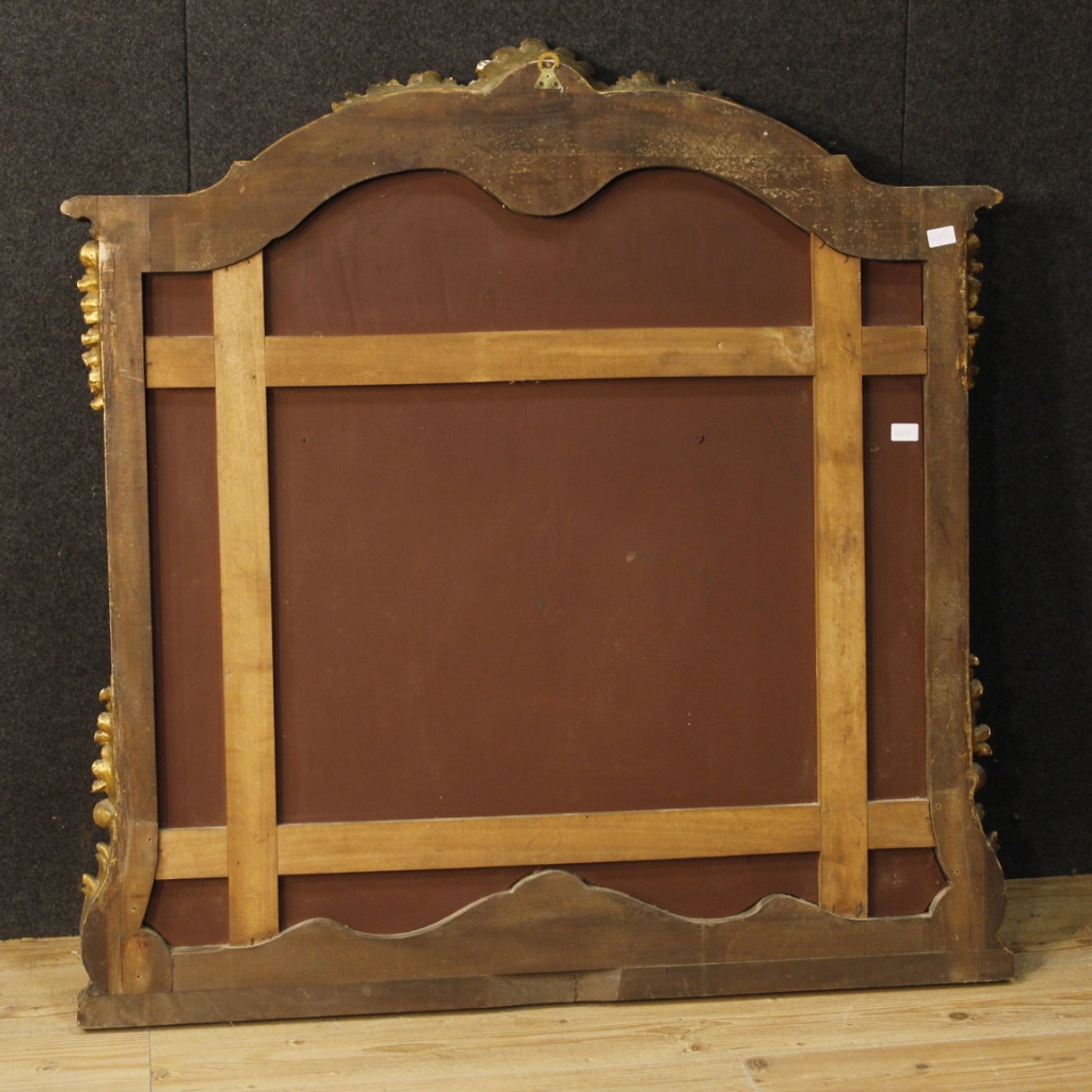 Italian gilded mirror made of wood and plaster 119x117cm