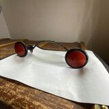 Vintage double hook in metal and plastic red and black