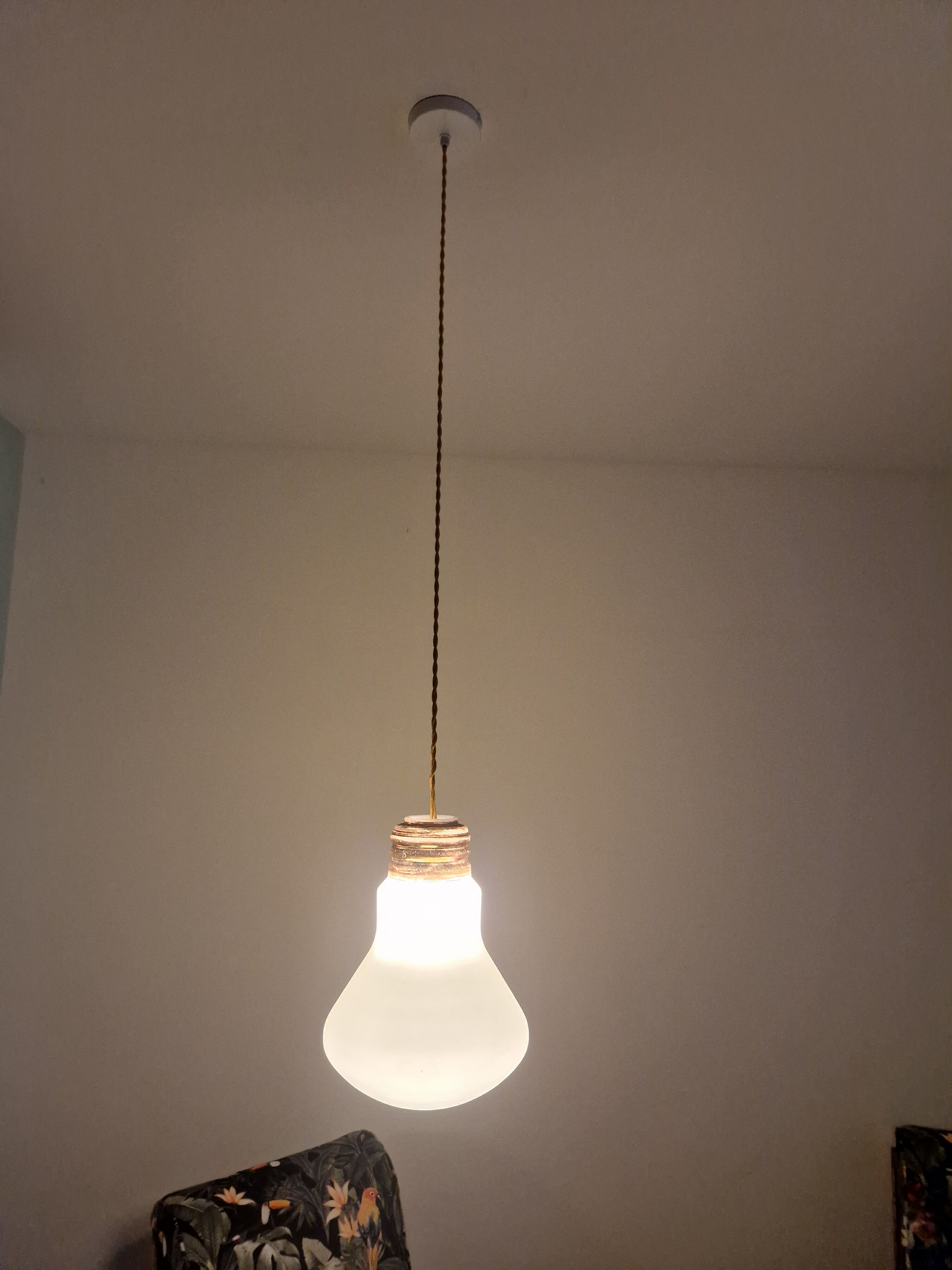 Suspension ampoule en opaline vintage