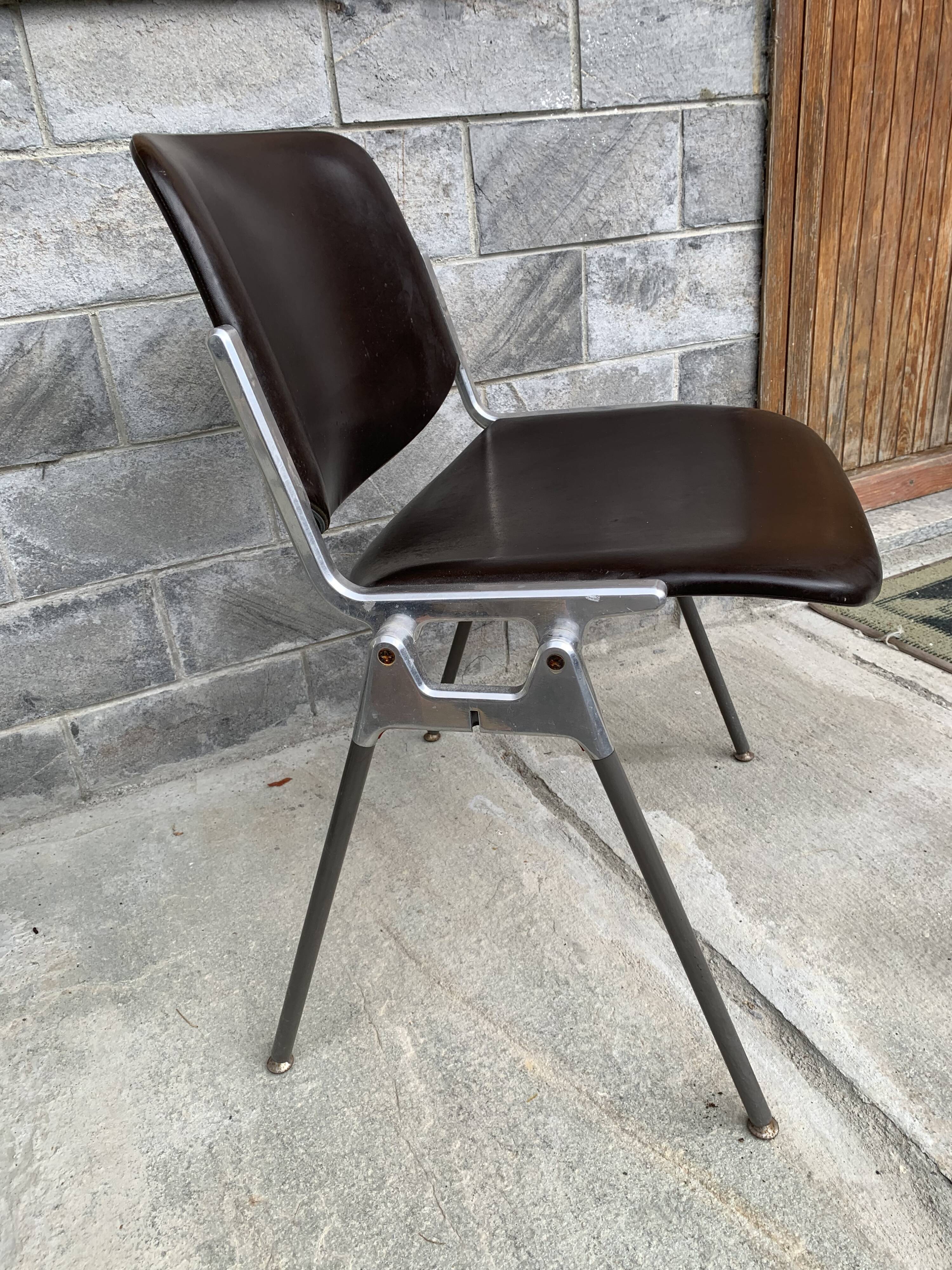 Pair of stackable chairs model dsc by Giancarlo Piretti, castelli years 1965