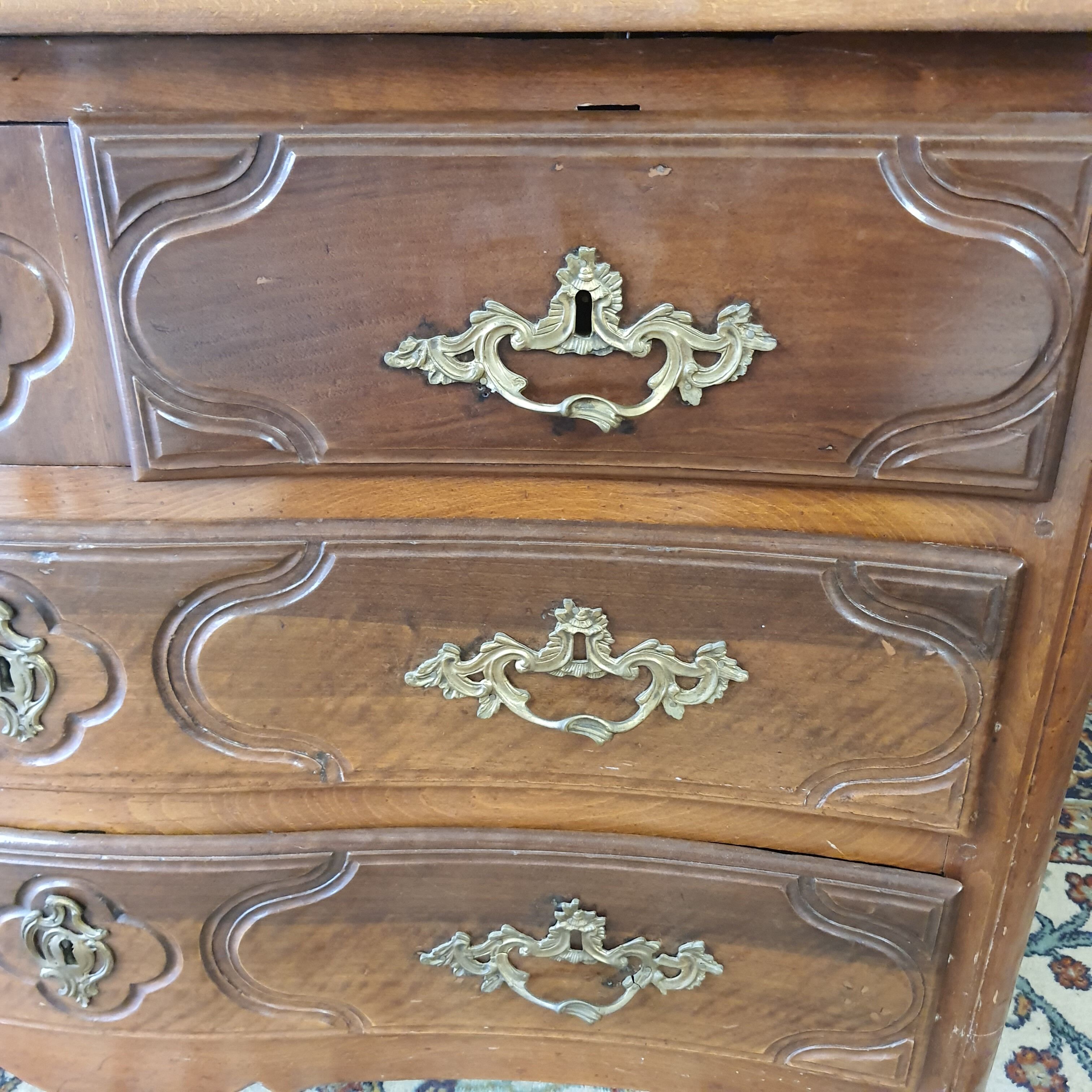 Walnut Regency chest of drawers