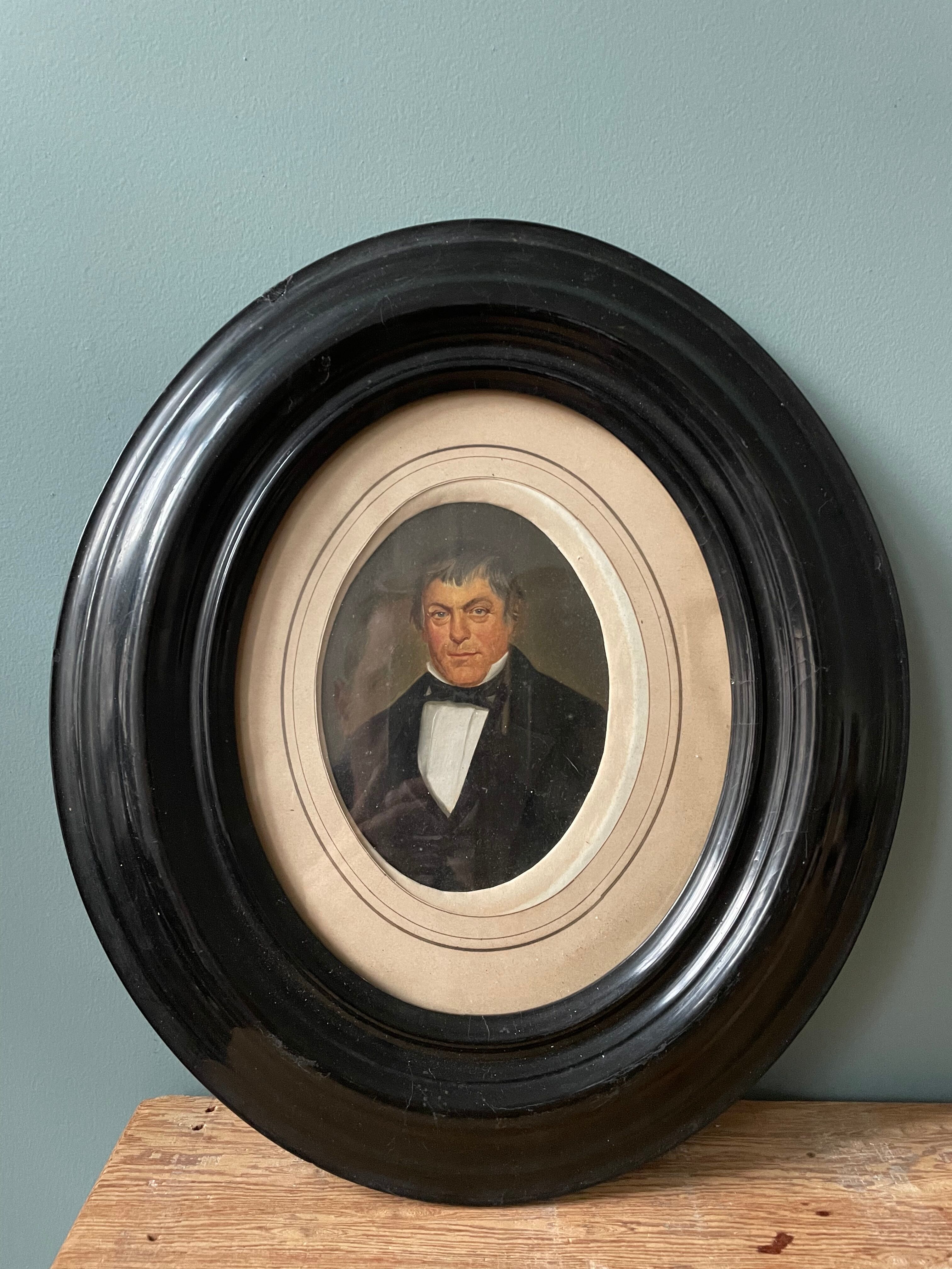 Portrait ancestor XIXth in a frame medallion Napoleon III
