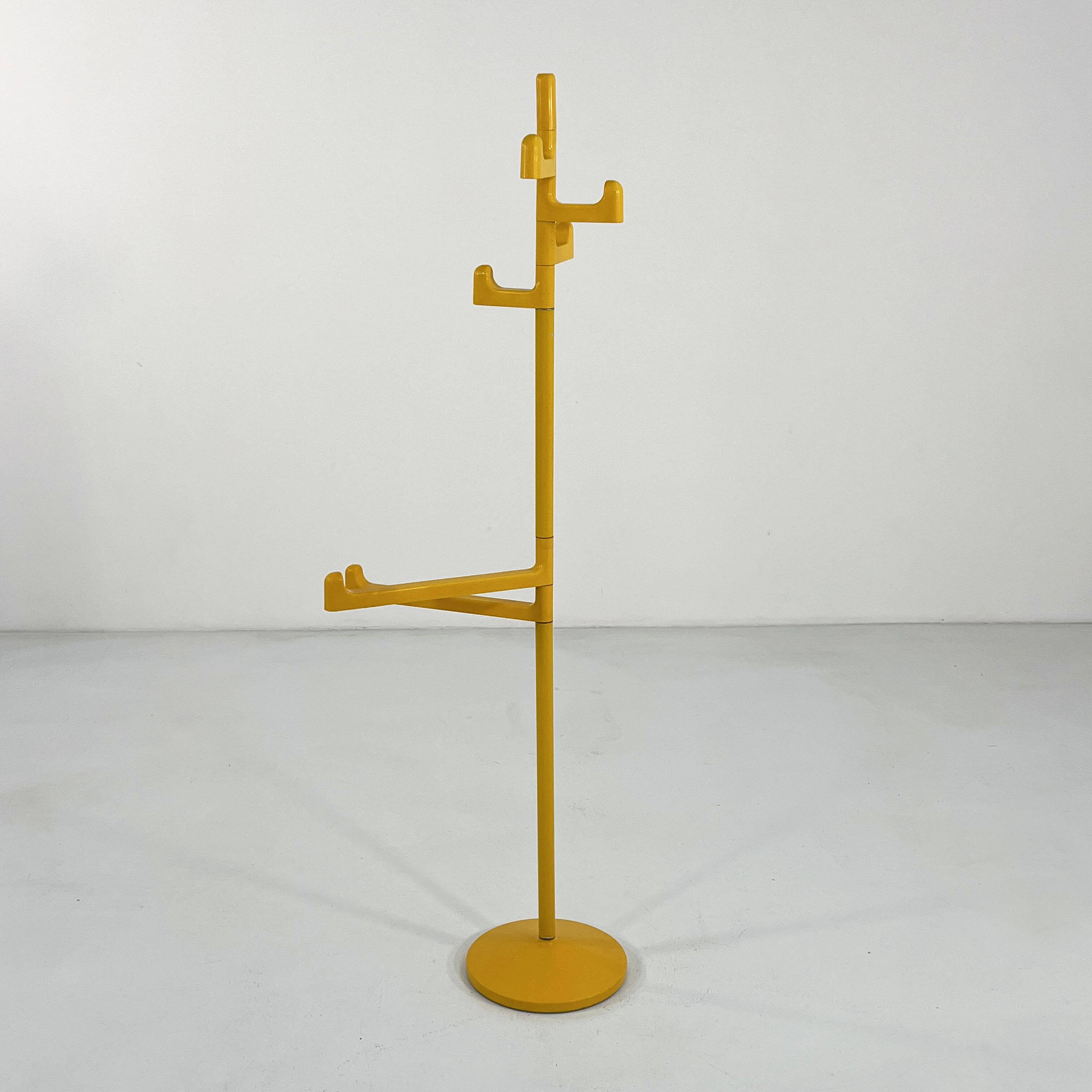 Yellow towel holder by Makio Hasuike for Gedy, 1970s