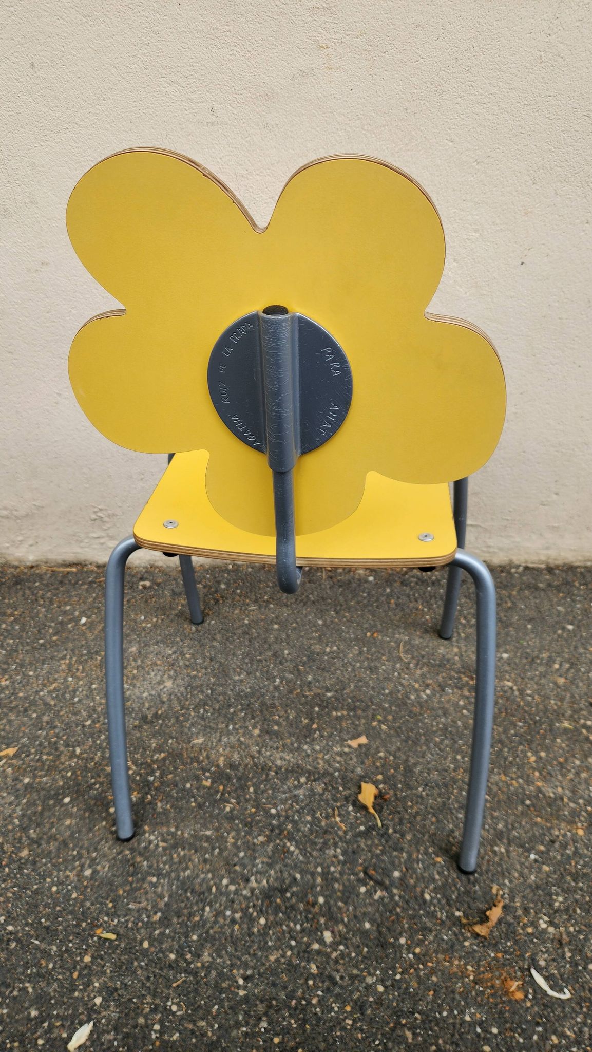 Vintage design children's chair - Agatha Ruiz de la Prada x Amat - Yellow and grey