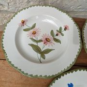 Set of 3 decorative deep plates with floral decoration