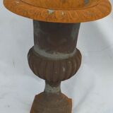 Vase médicis en fonte