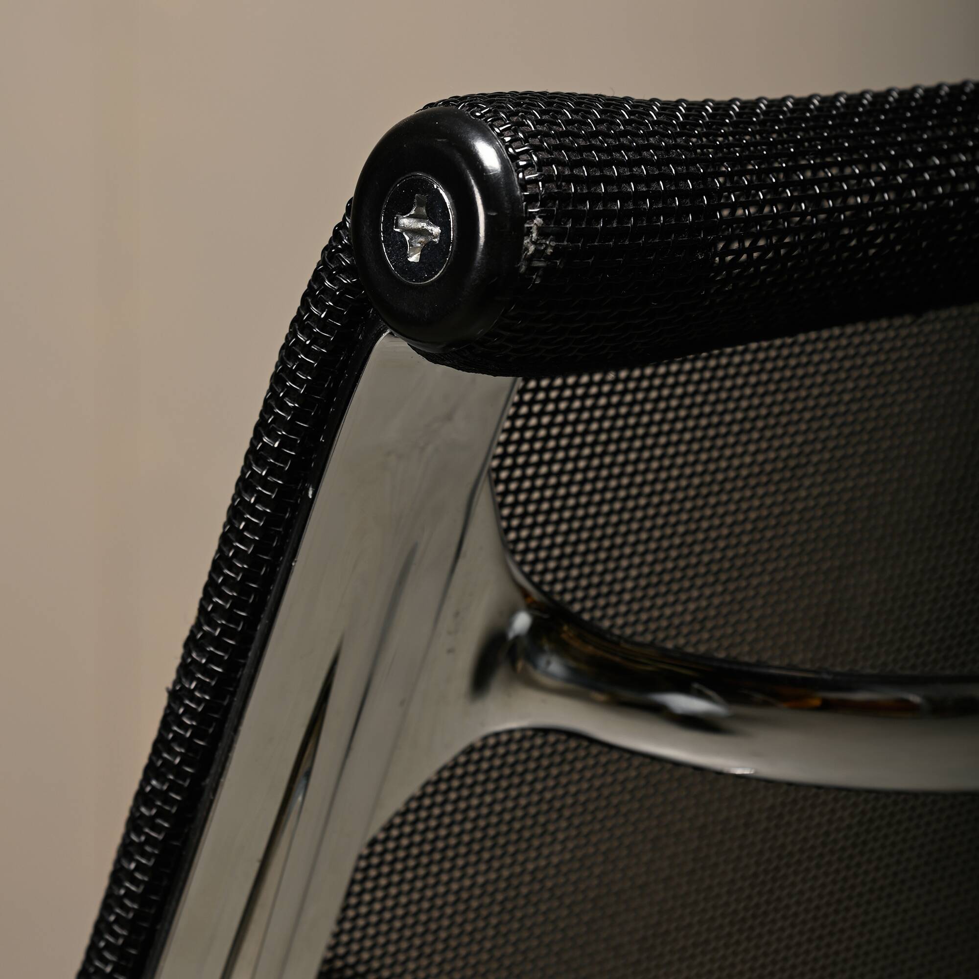 Eames Aluminum Group EA106 Dining Chairs in Black Netweave Mesh, Vitra