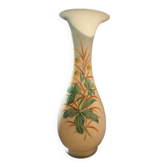 Opaline vase with Japanese decoration