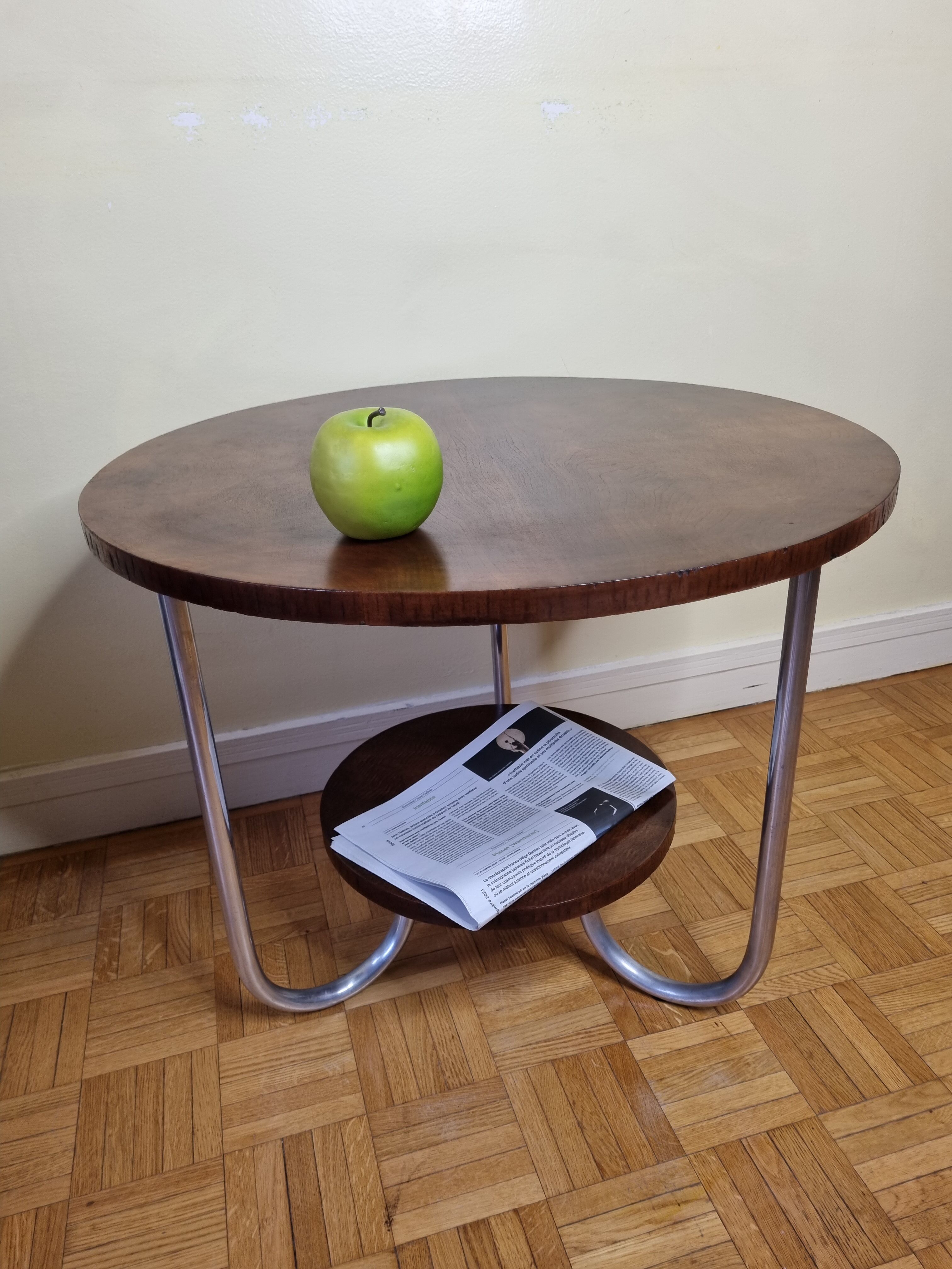 Table d'appoint moderniste "Bauhaus" en bois de placage et acier tubulaire courbé, années 30