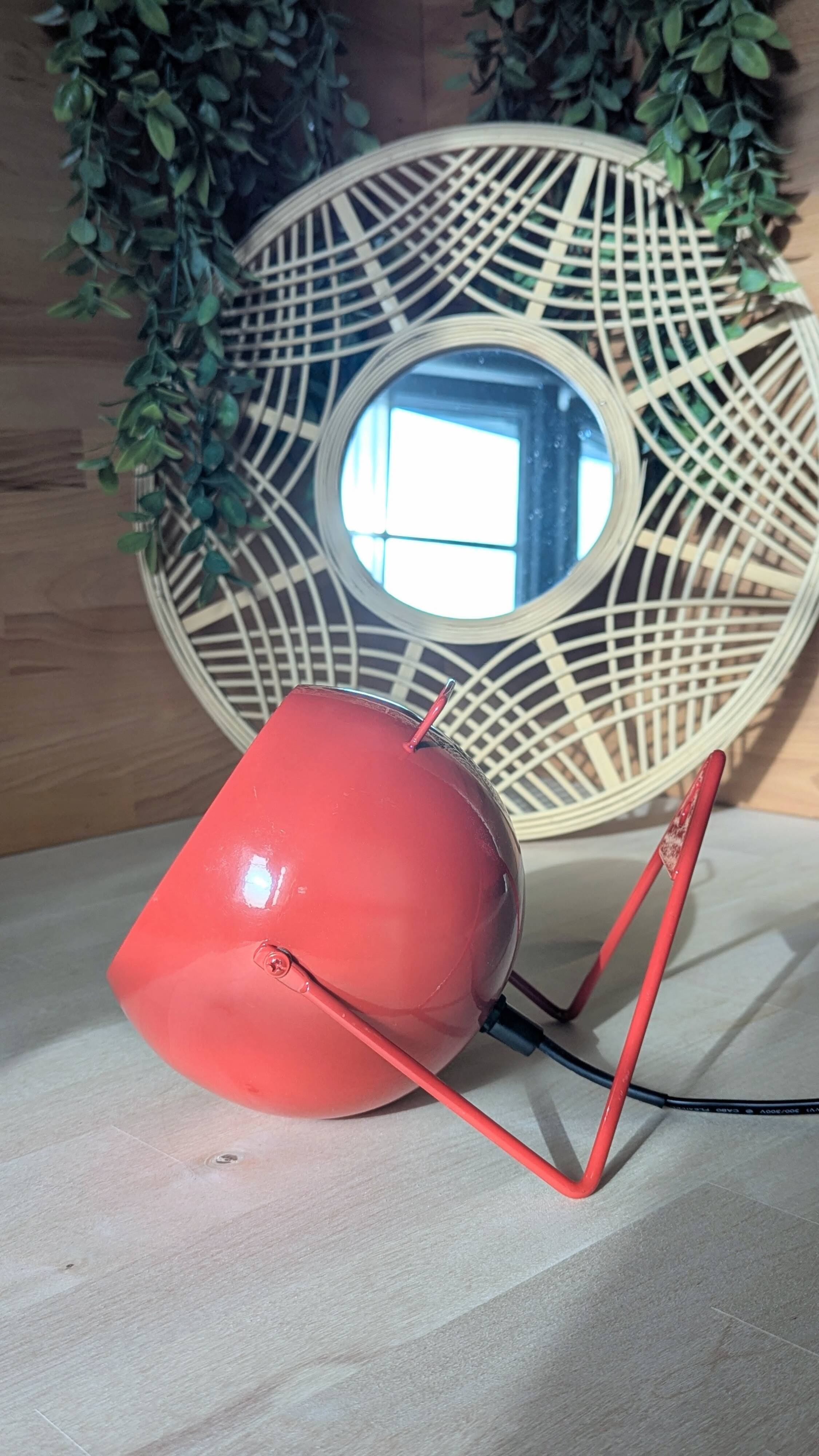 Red Eyeball lamp for placing or hanging