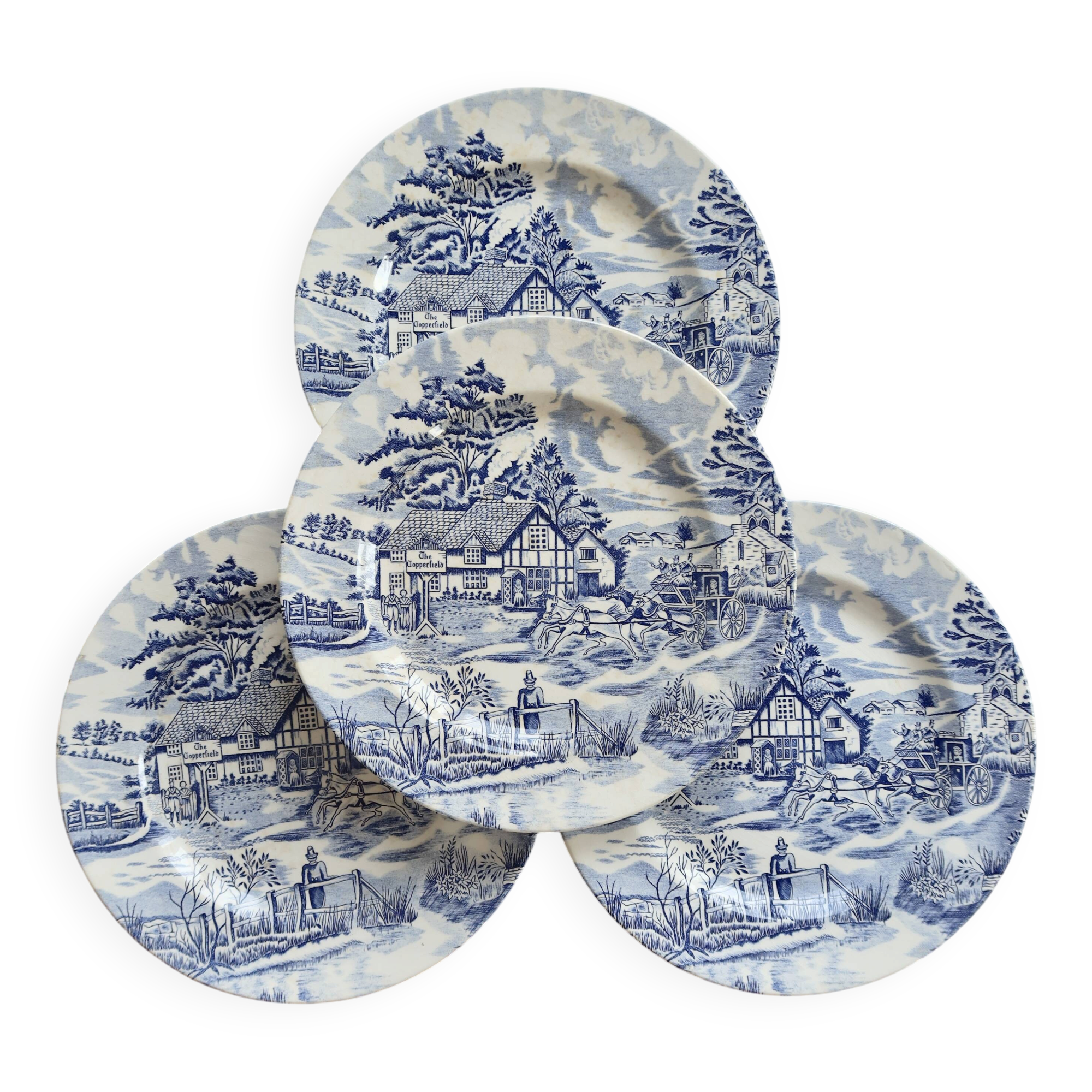 4 vintage blue and white dinner plates – Romantic English countryside decor