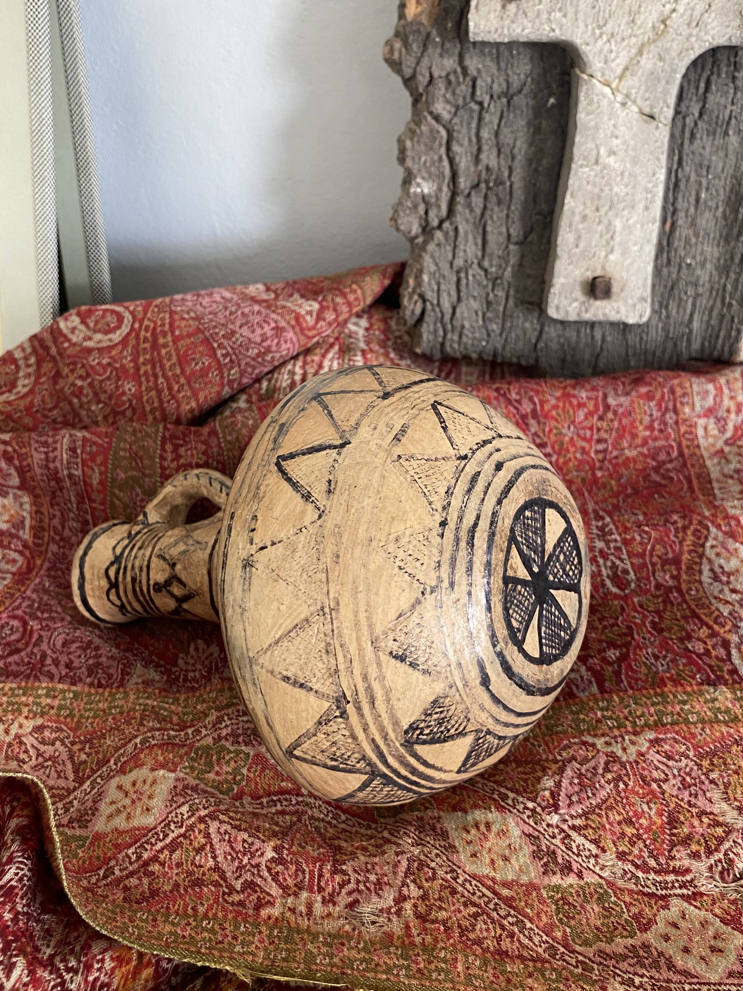 Berber vase painted terracotta