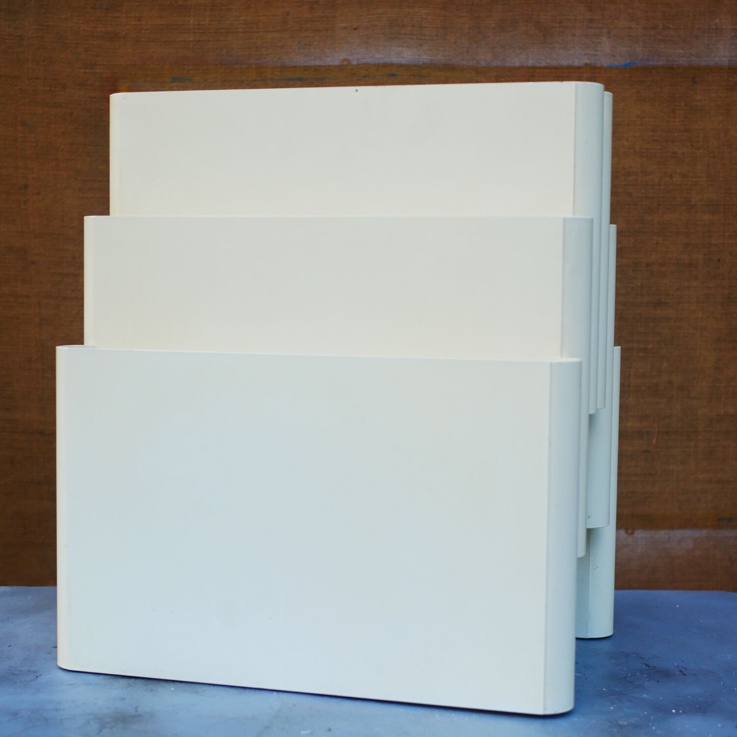 Magazine rack by Giotto Stoppino for Kartell