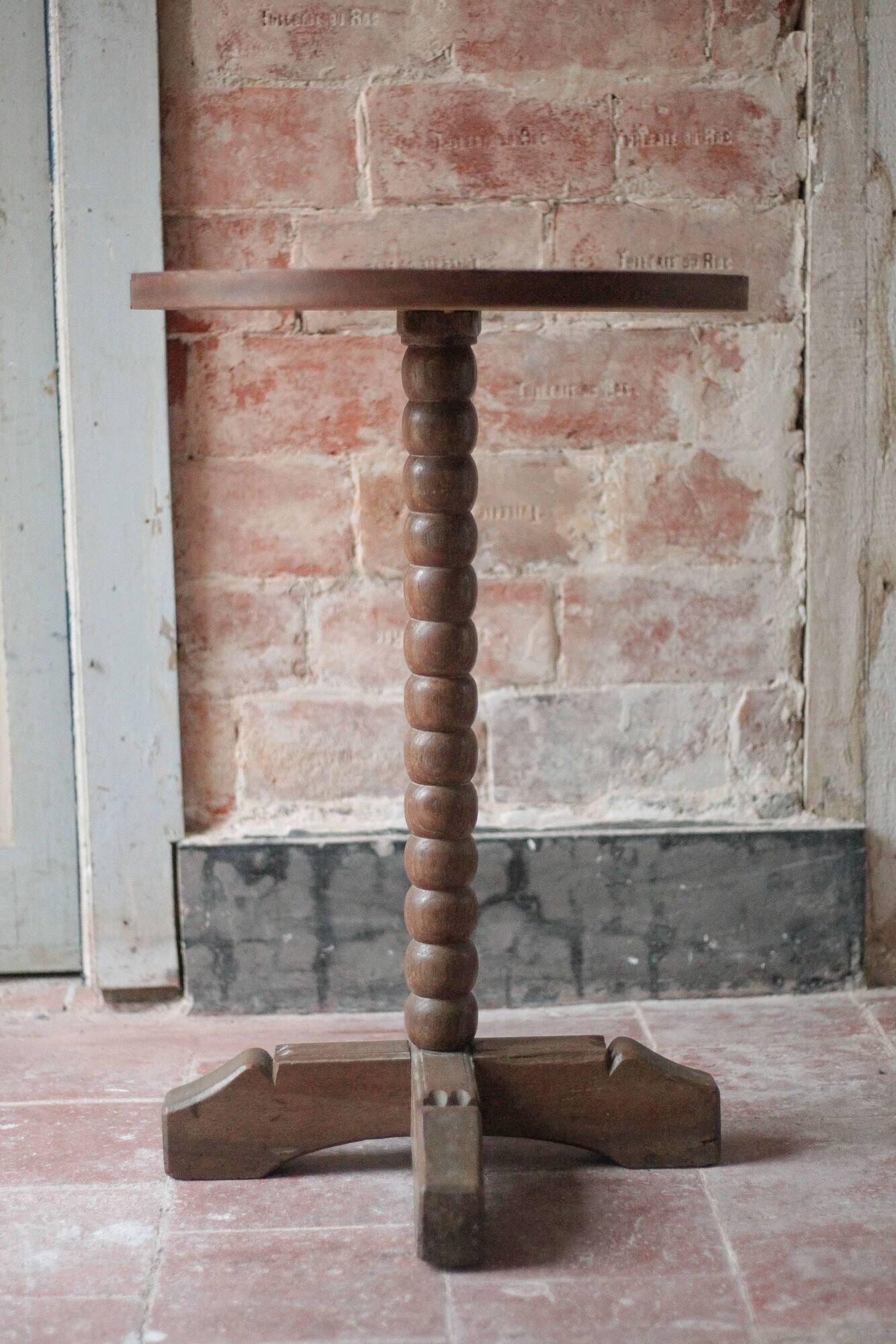 Table d'appoint, guéridon en bois, pied perlé