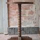 Table d'appoint, guéridon en bois, pied perlé