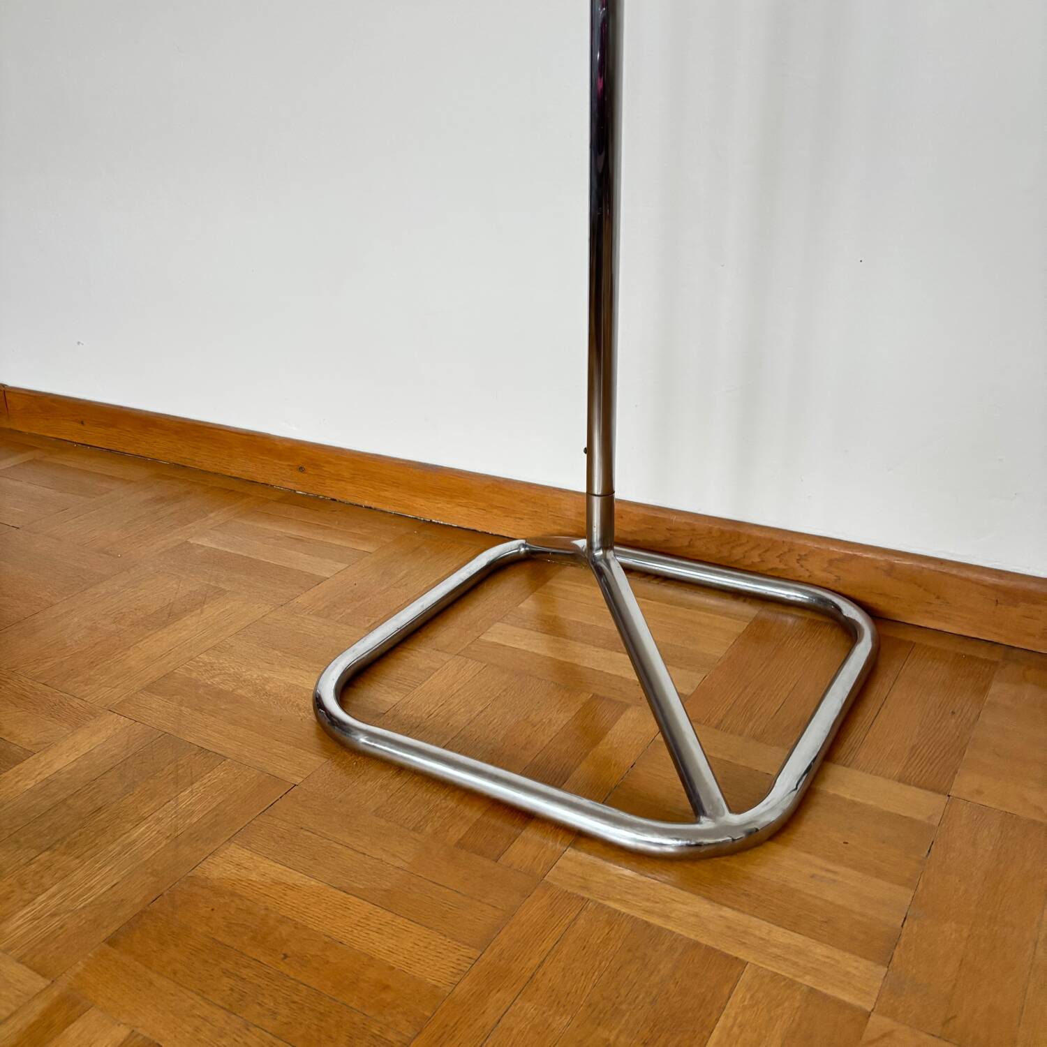 Porte-manteau fonctionnaliste