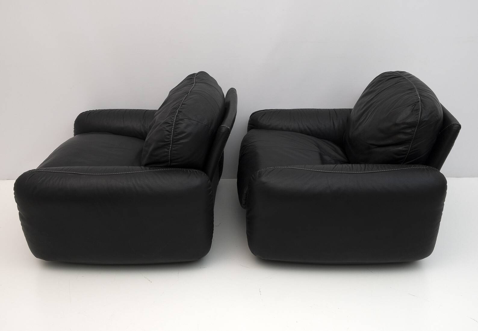 Pair of Piumotto Italian Leather Armchairs by Arrigo Arrighi for Busnelli,