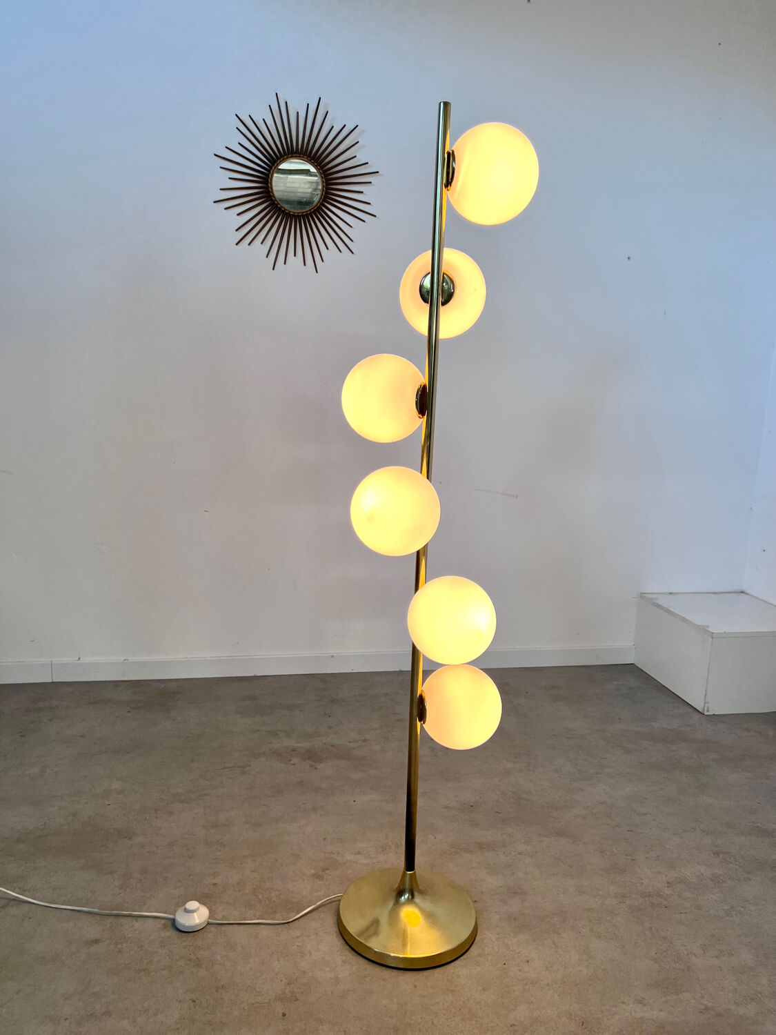 Old floor lamp in brass and opaline design from the 70s Max Bill lamp