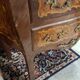 Commode de style Louis XV en marqueterie