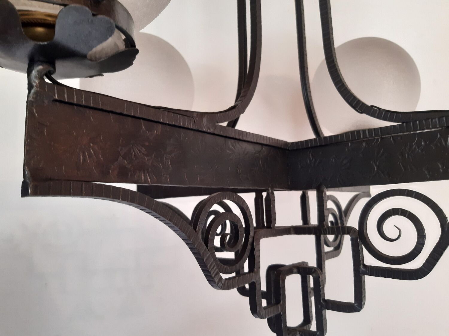 Chandelier 1930 art deco wrought iron and balls glass granite