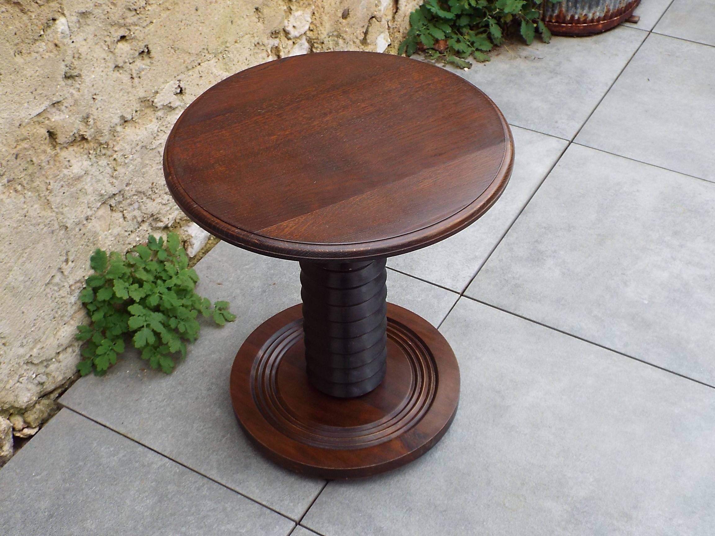 Round side table in turned wood