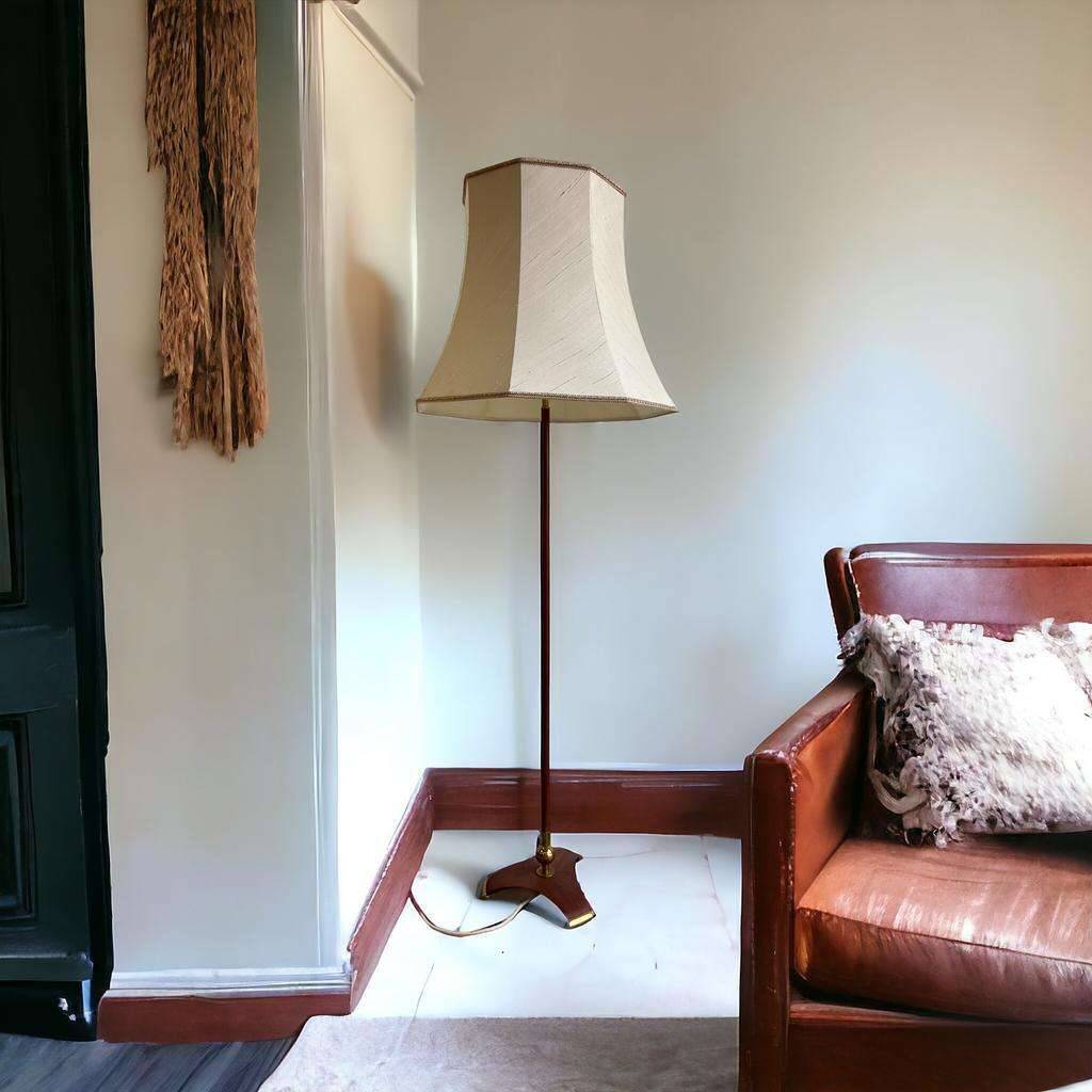 Vintage stand lamp / floor lamp with teak base