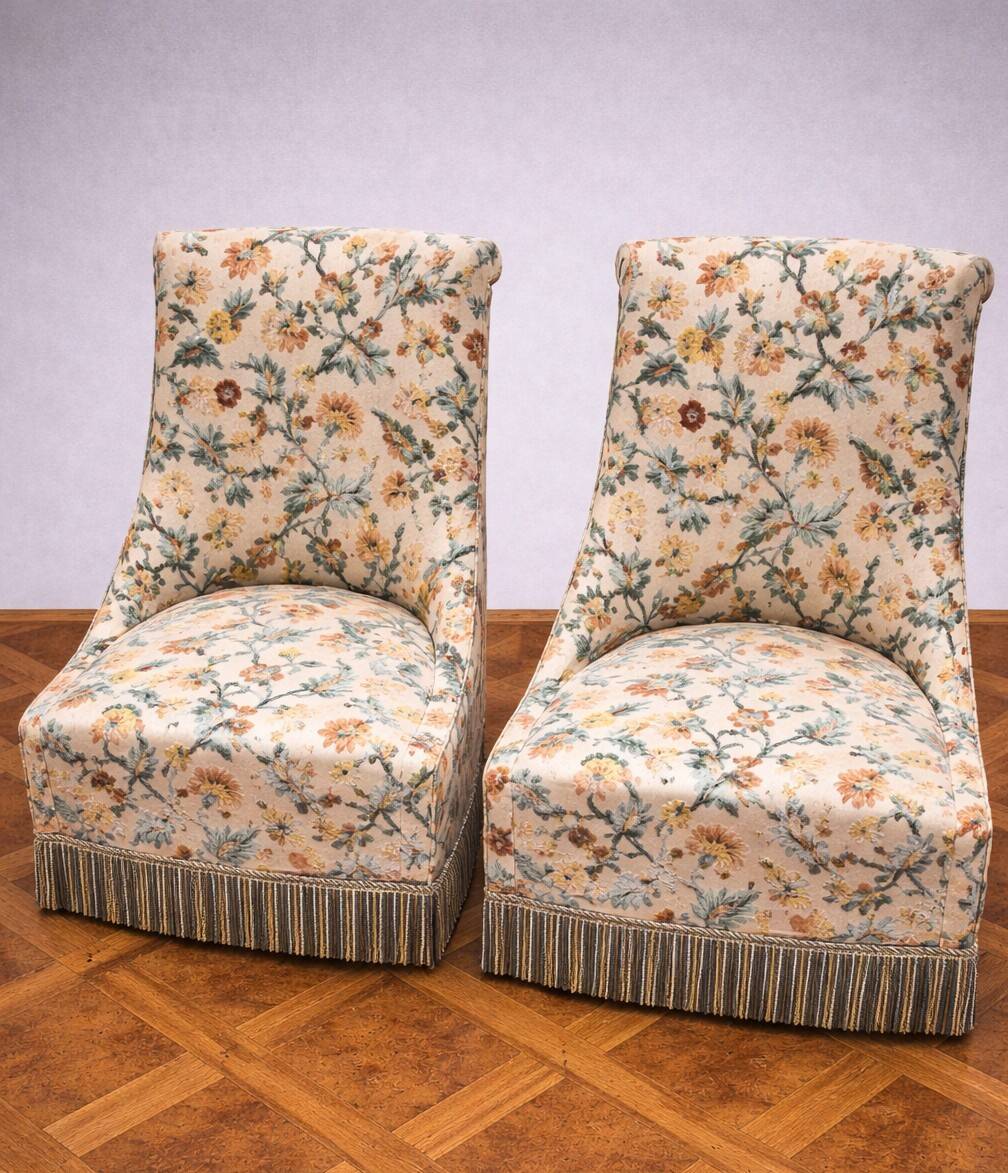 Pair of crapaud armchairs / Napoleon III – floral fabric – fringed skirt