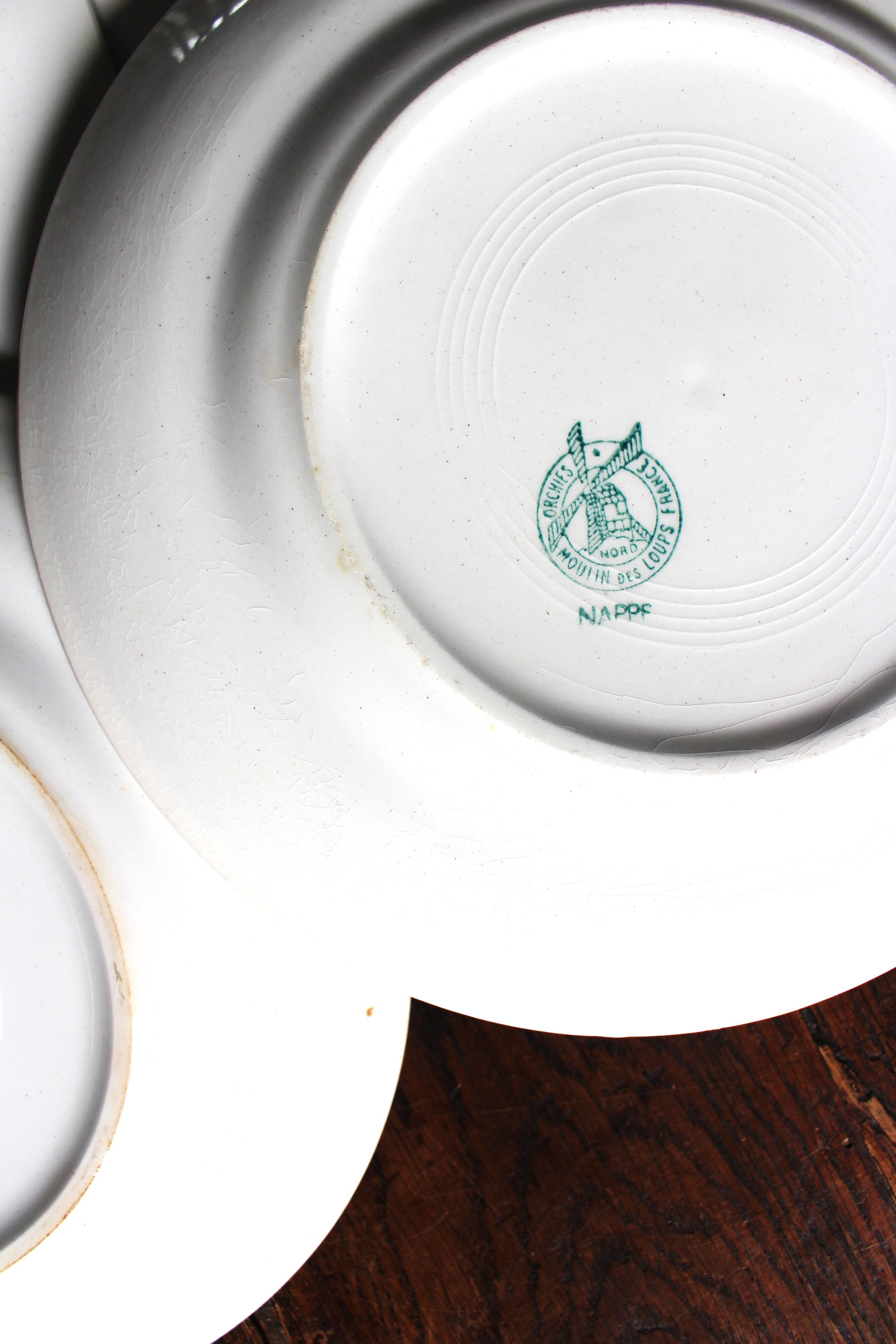 A set of 6 flat plates Nappe Rose Moulin des Loups