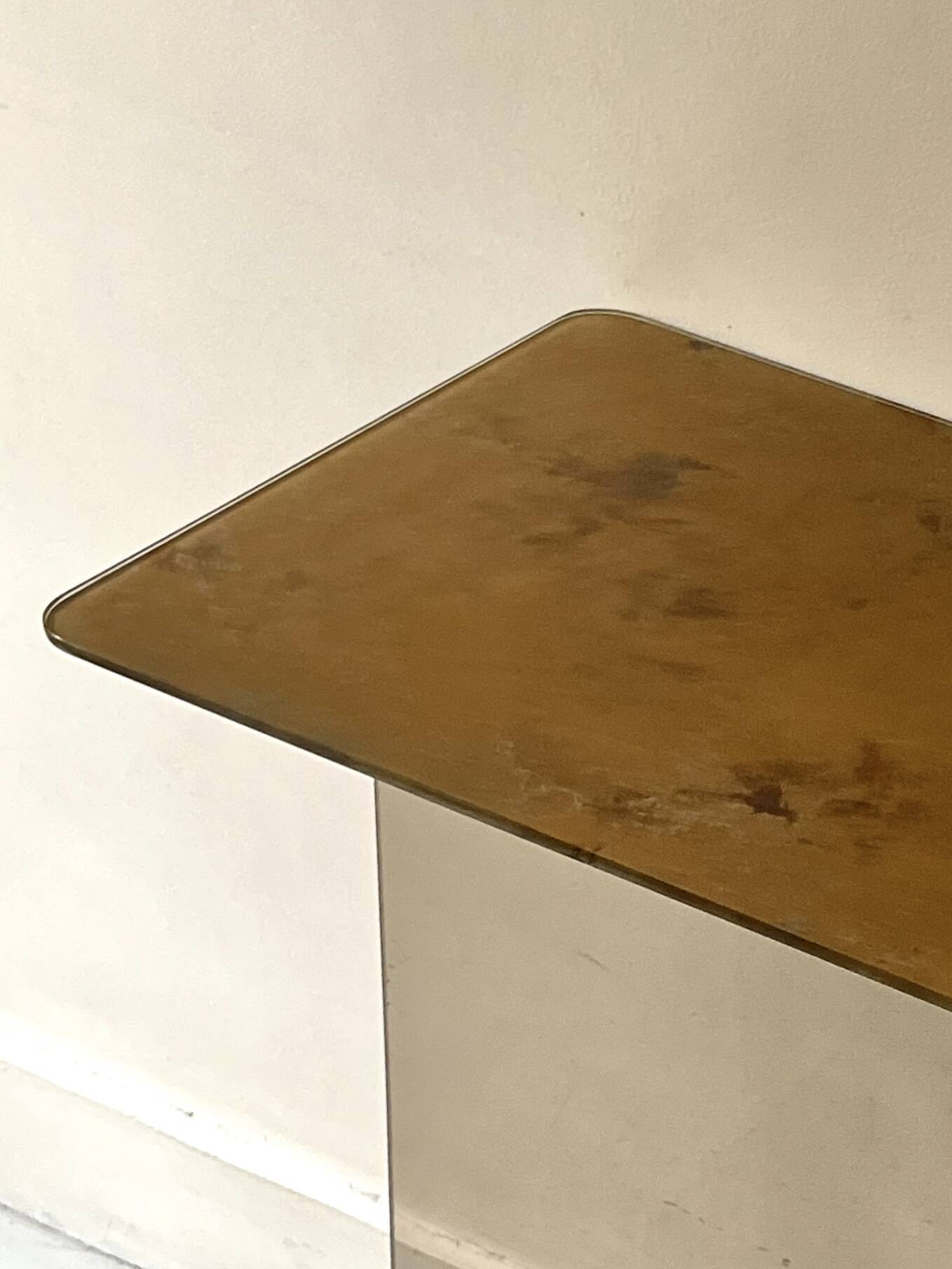 Vintage console in smoked glass and textured organic brown, 70s design.