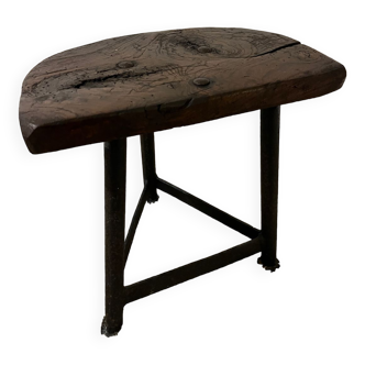 Tripod stool in wood and cast iron