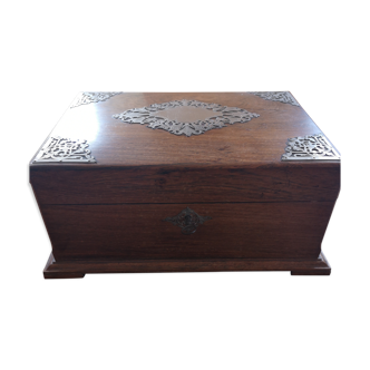 Jewelry box
