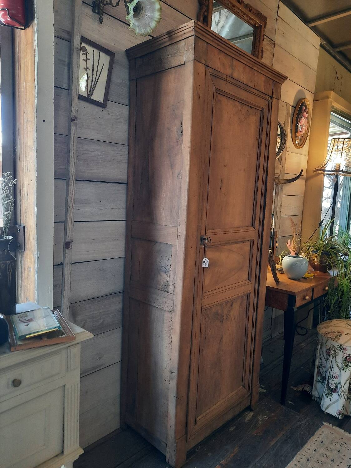 Hosiery cabinet