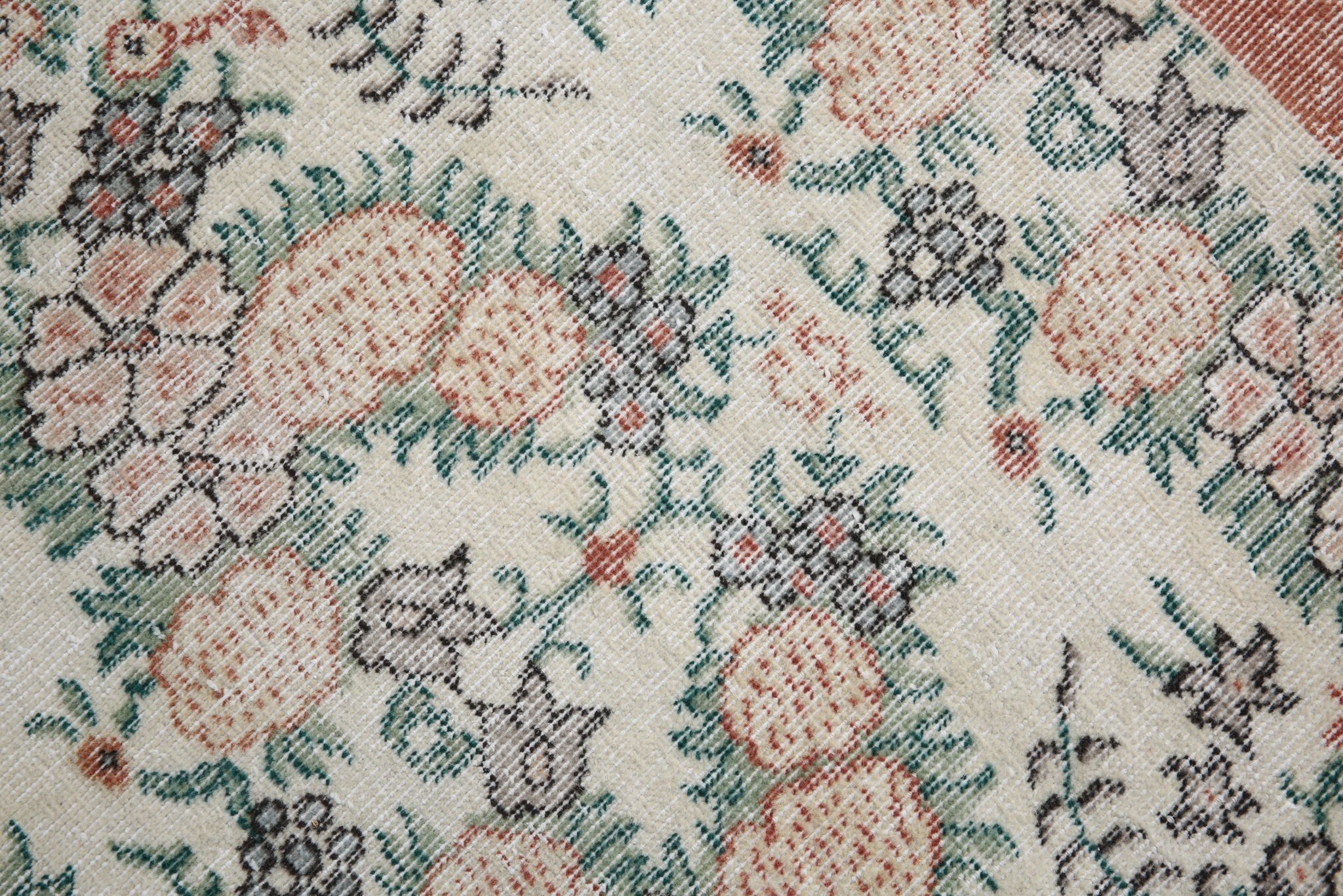 Coral red farmhouse floral rug 206x112cm