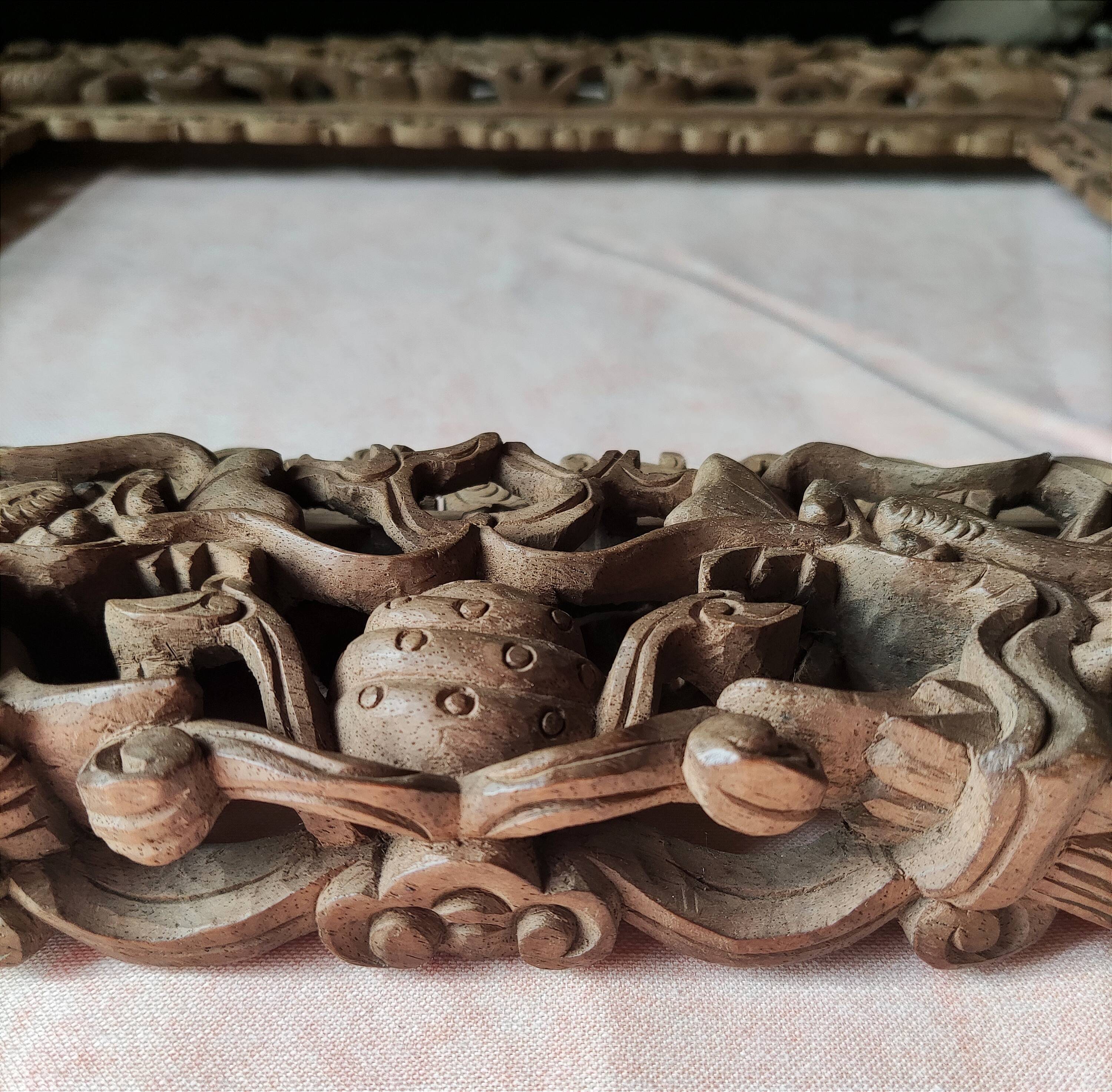 Frame - frame - carved wood - dragons holding the sacred pearl