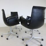 Quatre fauteuils par Kill International