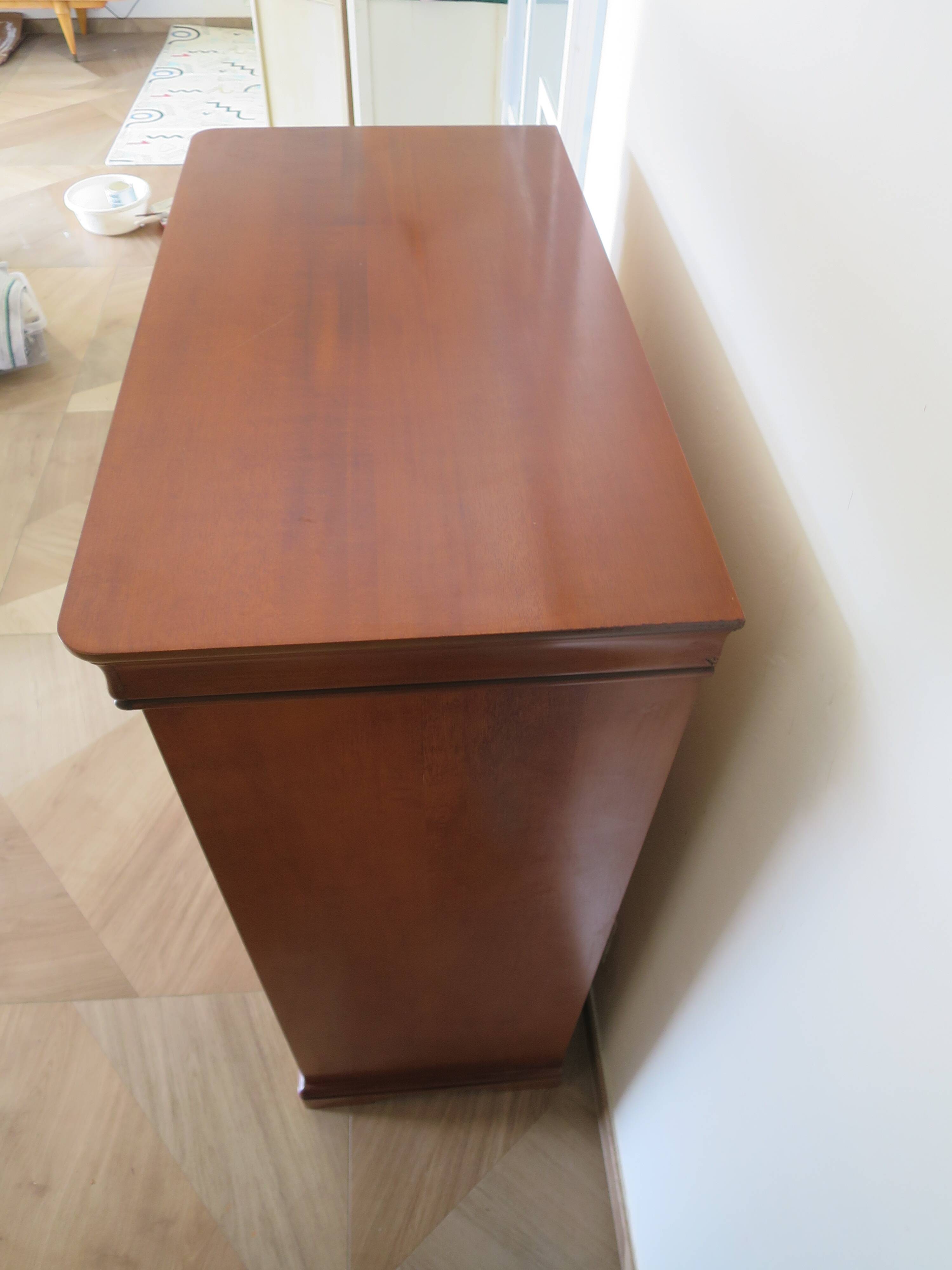 Louis Philippe style chest of drawers in cherry wood