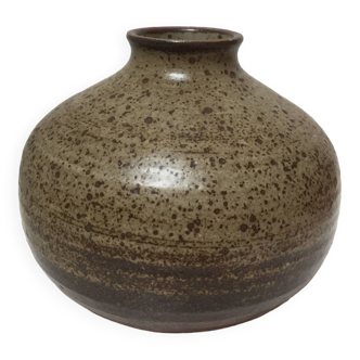 Le Cep sandstone ball vase