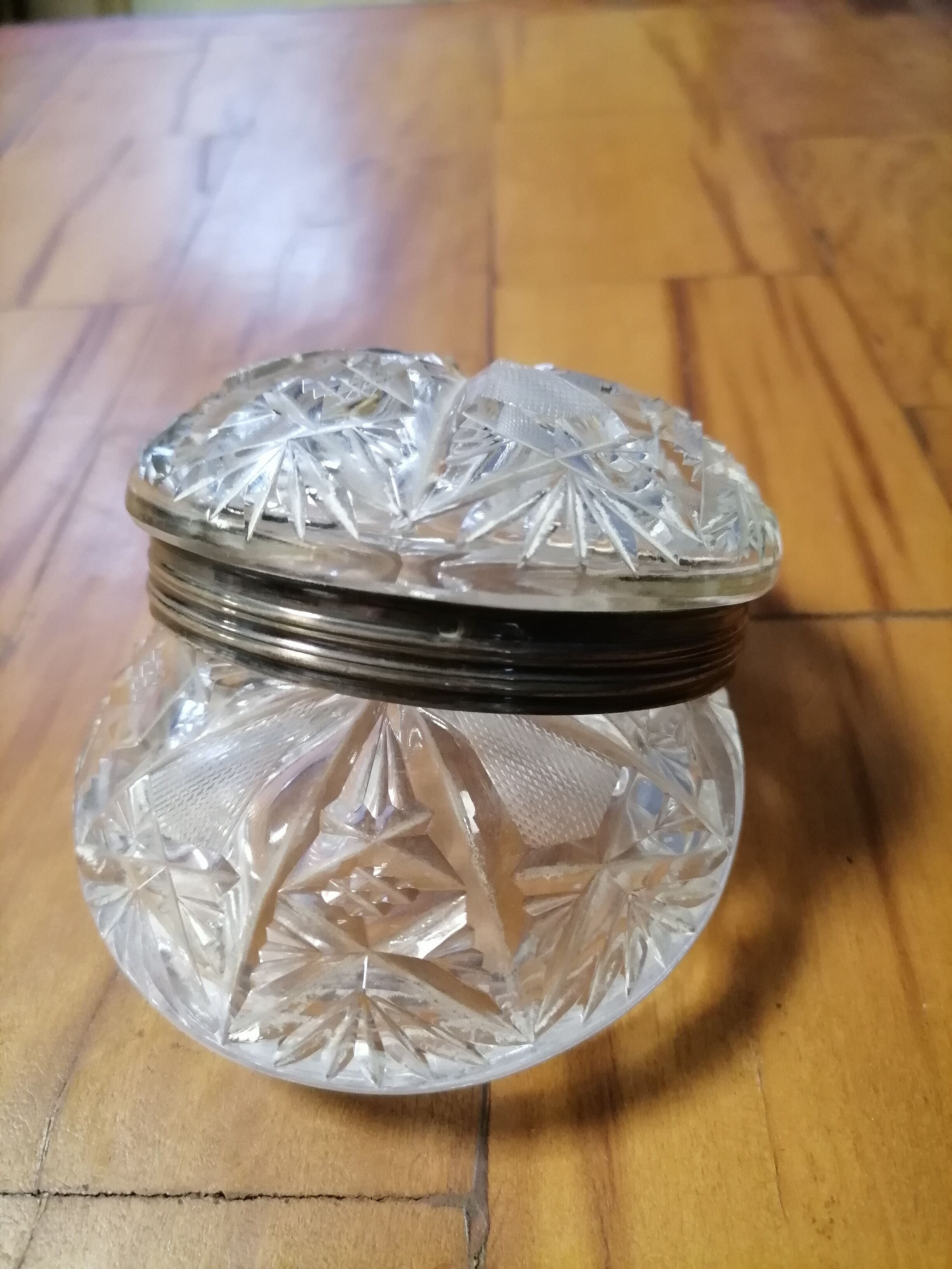 Crystal candy, silver metal