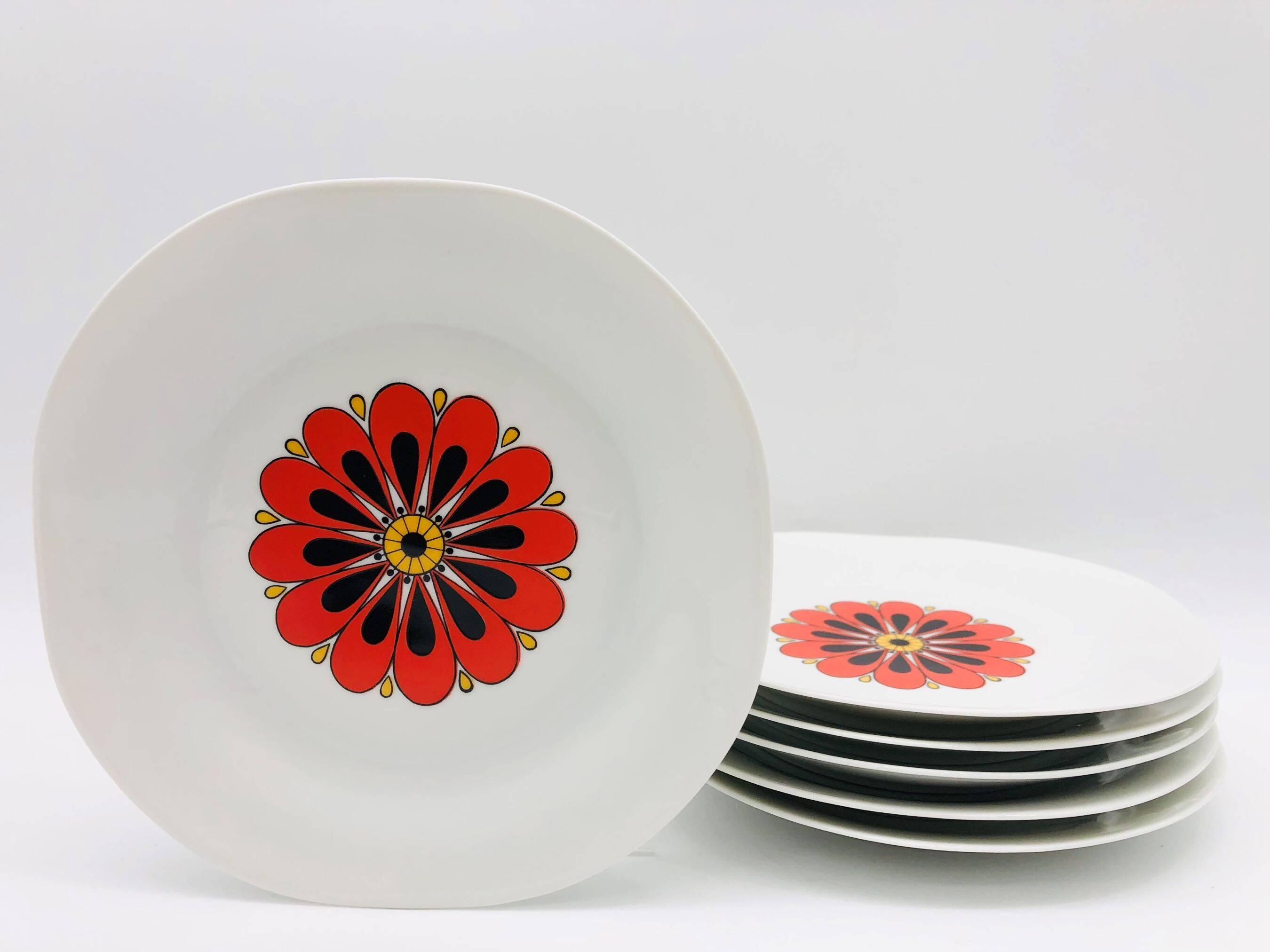 Massé Surget, design Jacques-André Souchet. 6 Dessert plates.