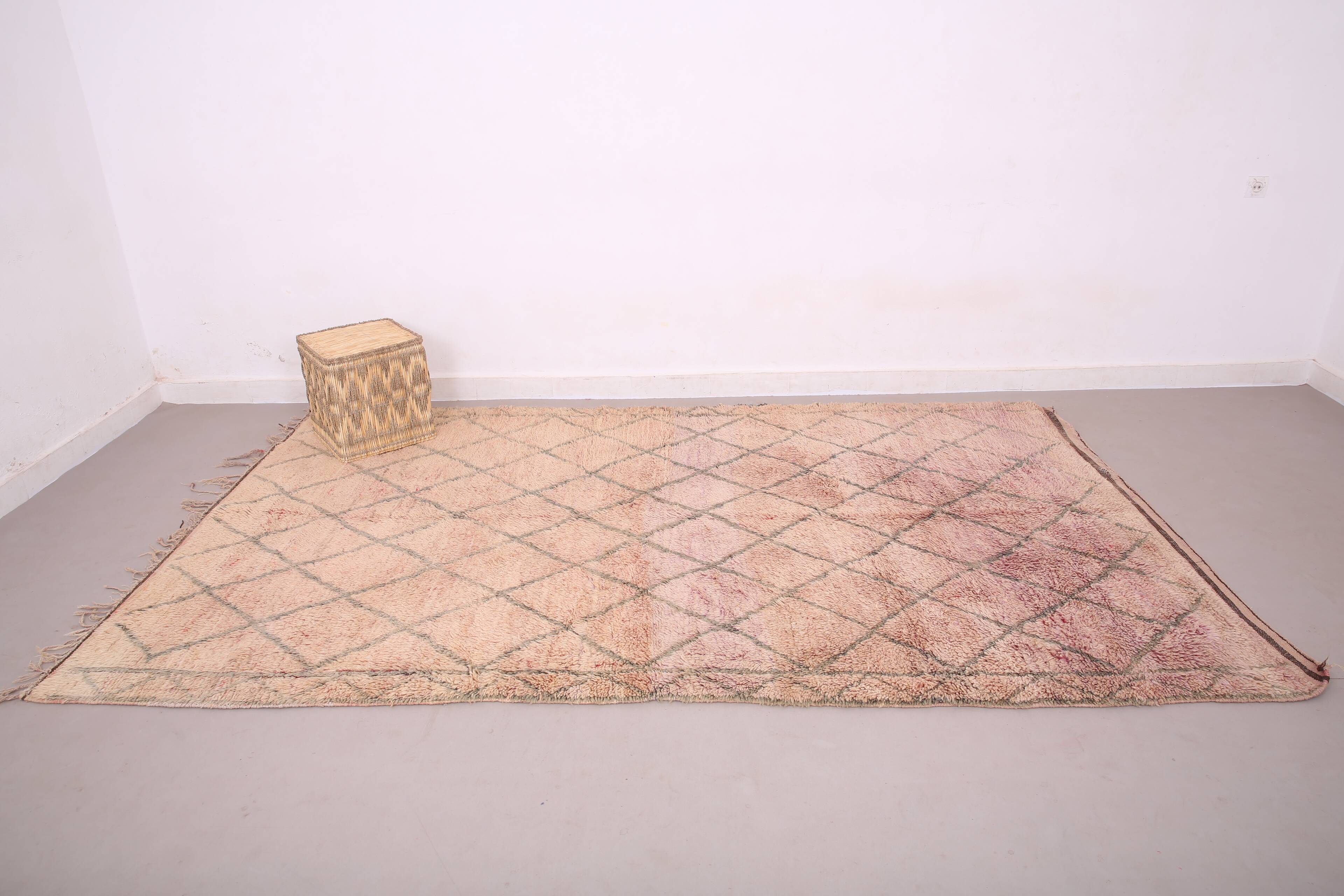 Pink Vintage Handmade Moroccan rug 183 x 313 cm - Berber Wool Rug Authentic
