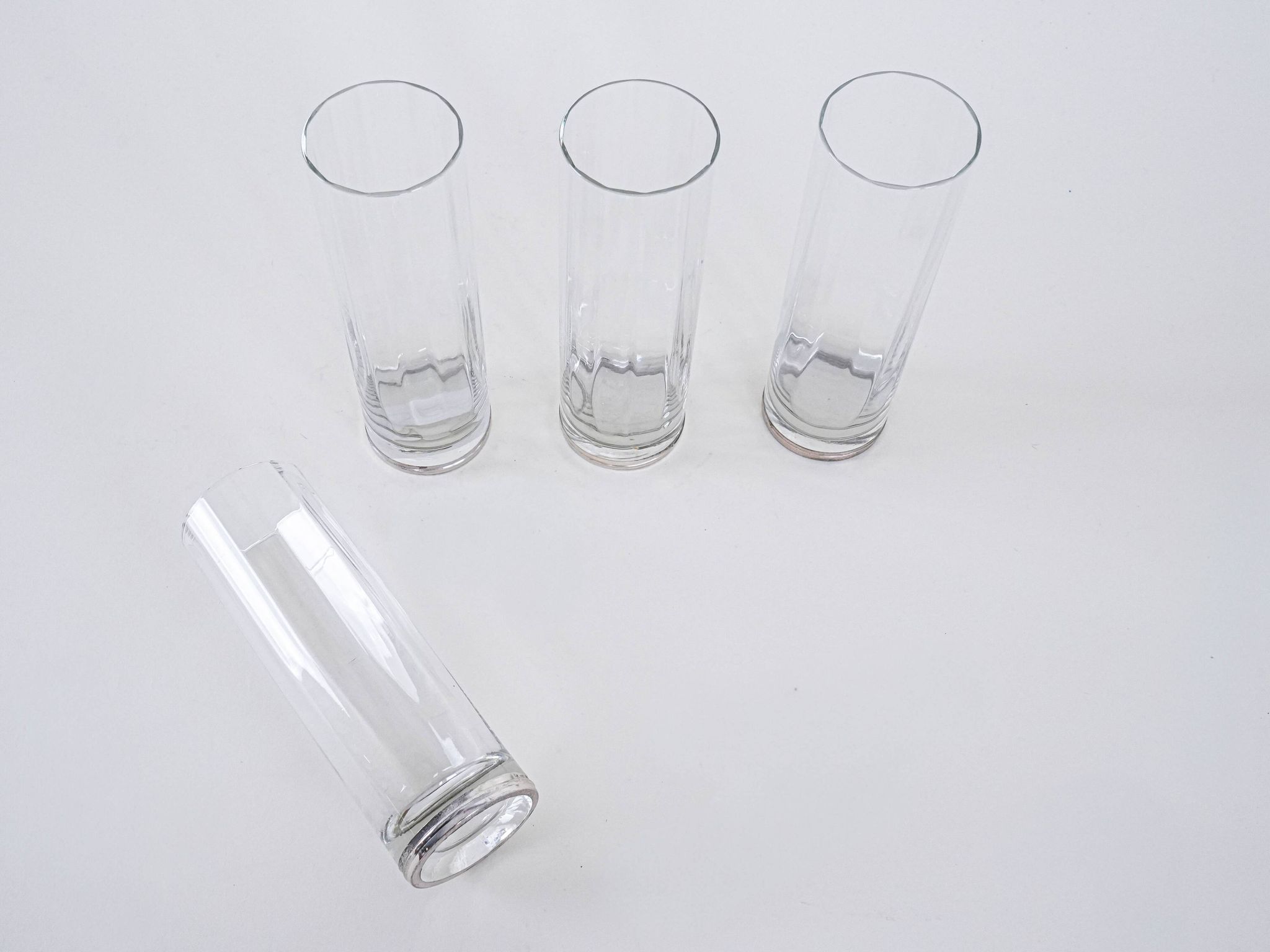 Ensemble de verres, style Hollywood Regency, années 1970, fabriqué en Italie.
