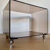Cube plexi fumé sur roulettes