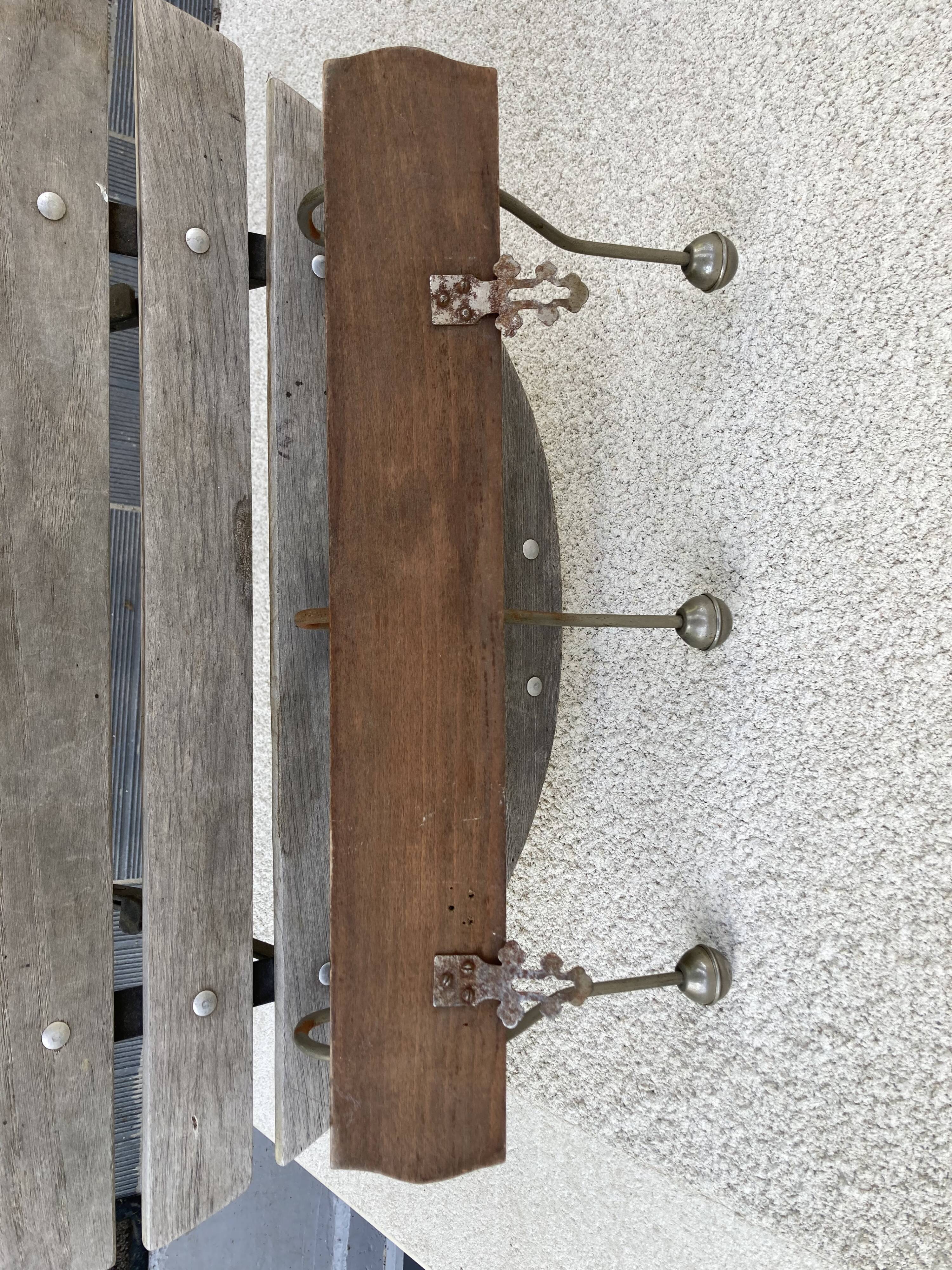 Patère wood and iron