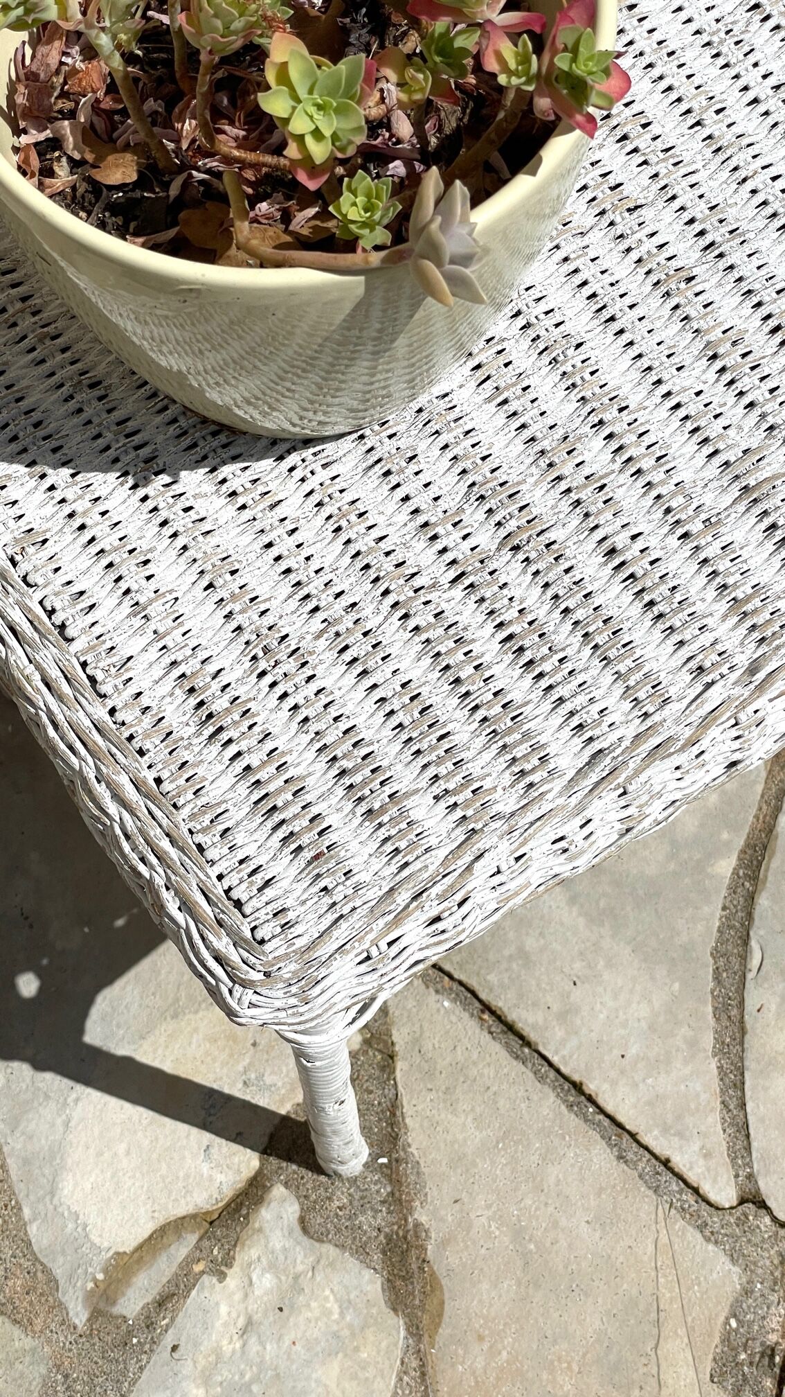 Table basse de jardin rotin vintage