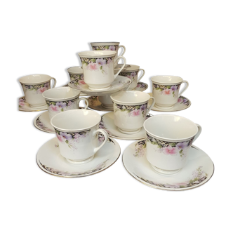 6 Tasses fleuries et sous tasses en porcelaine