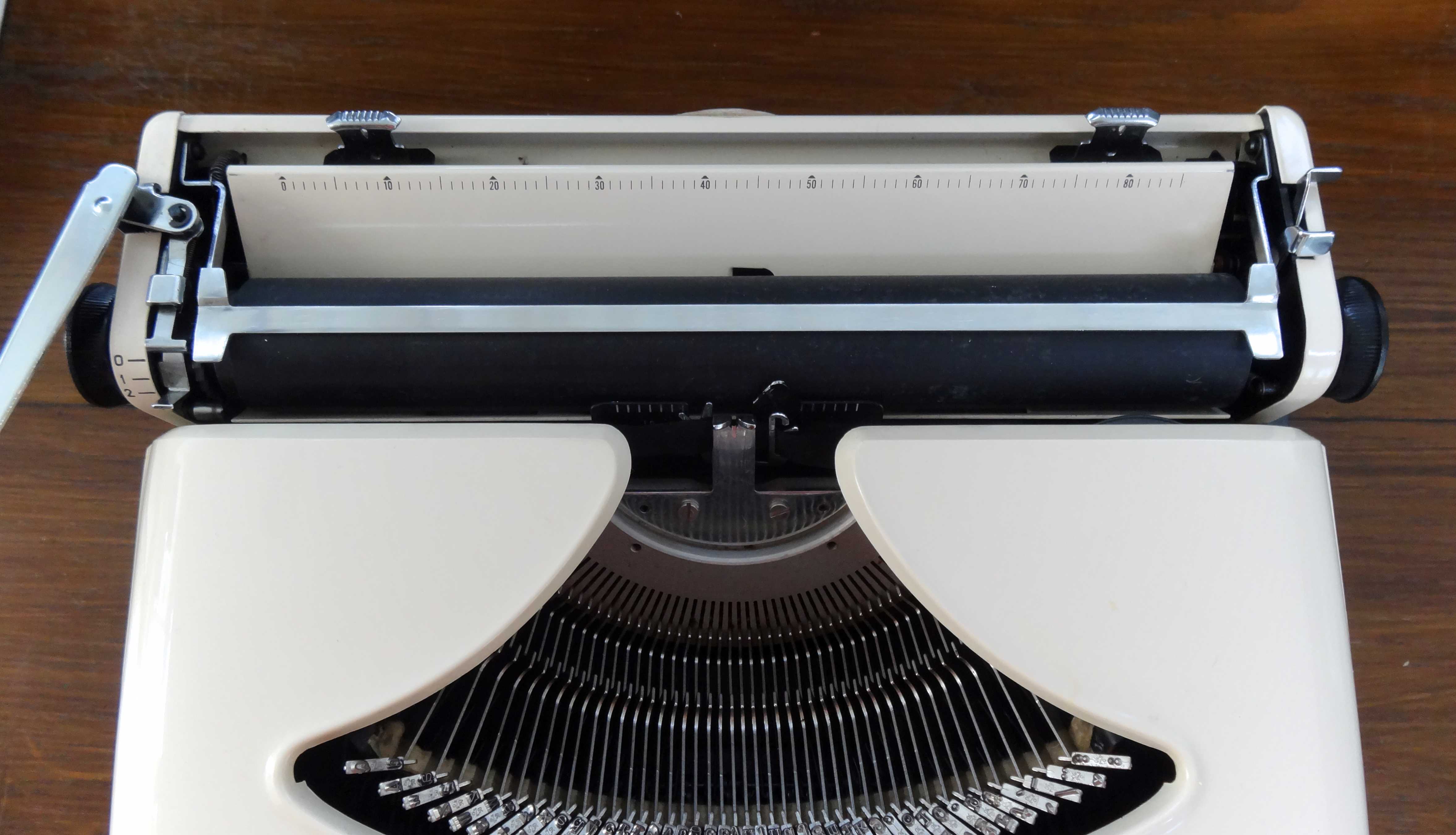 Typewriter Remington Sperry Rand model Idool II